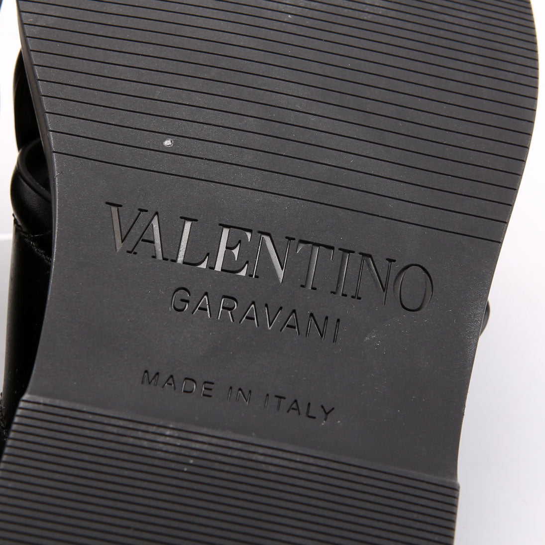 V Logo Crisscross Sandals Size 41.5 Black