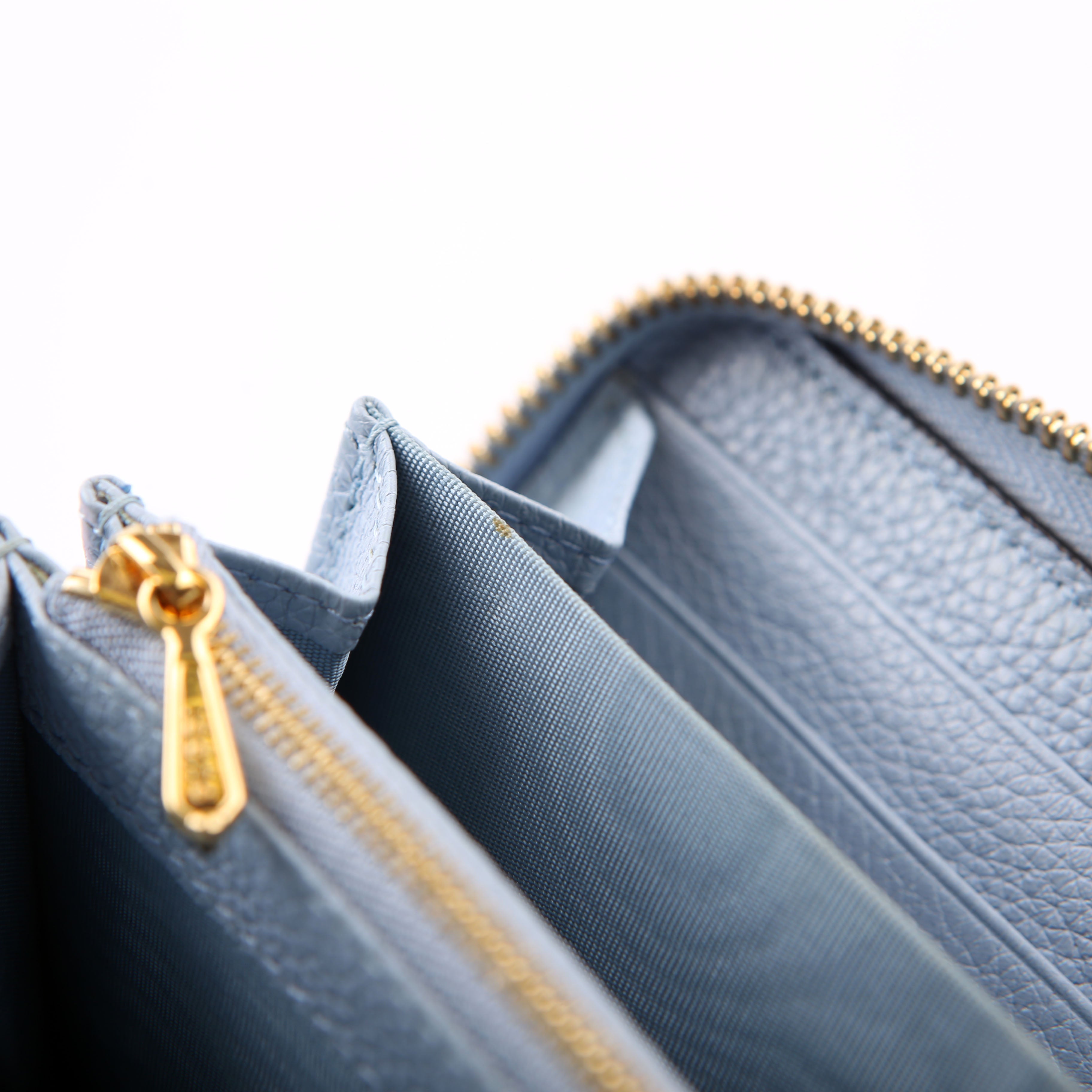 Gucci 570661 Zumi Zip Around Wallet Blue