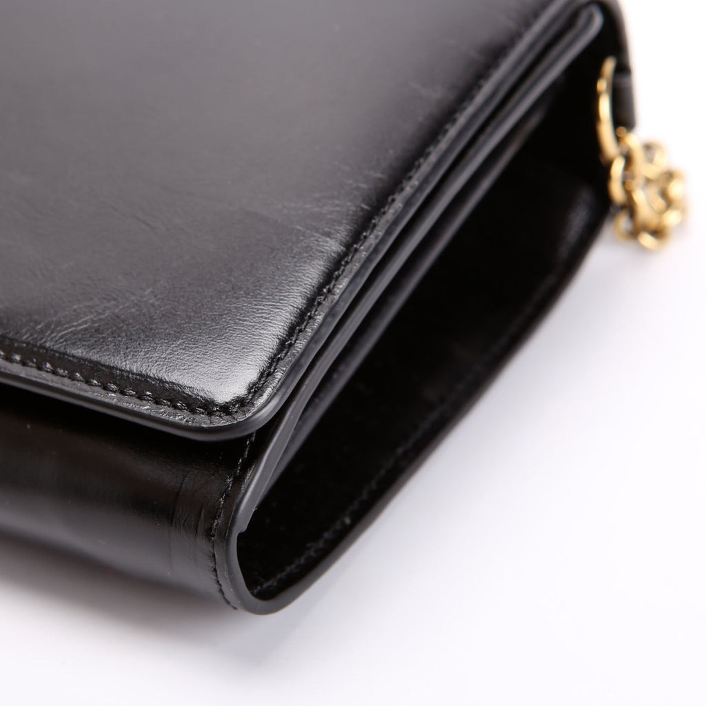 Iconic Flap Wallet On Chain Black