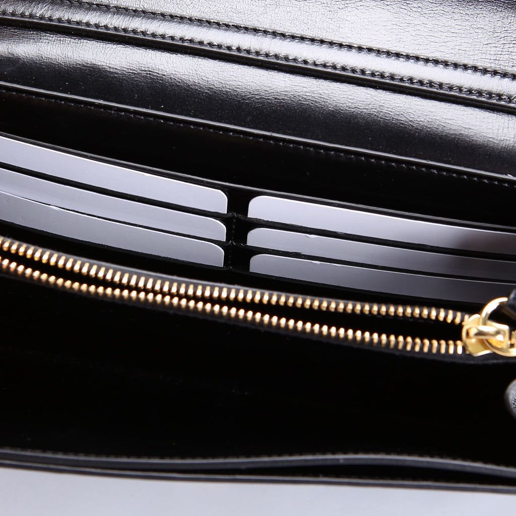 Iconic Flap Wallet On Chain Black