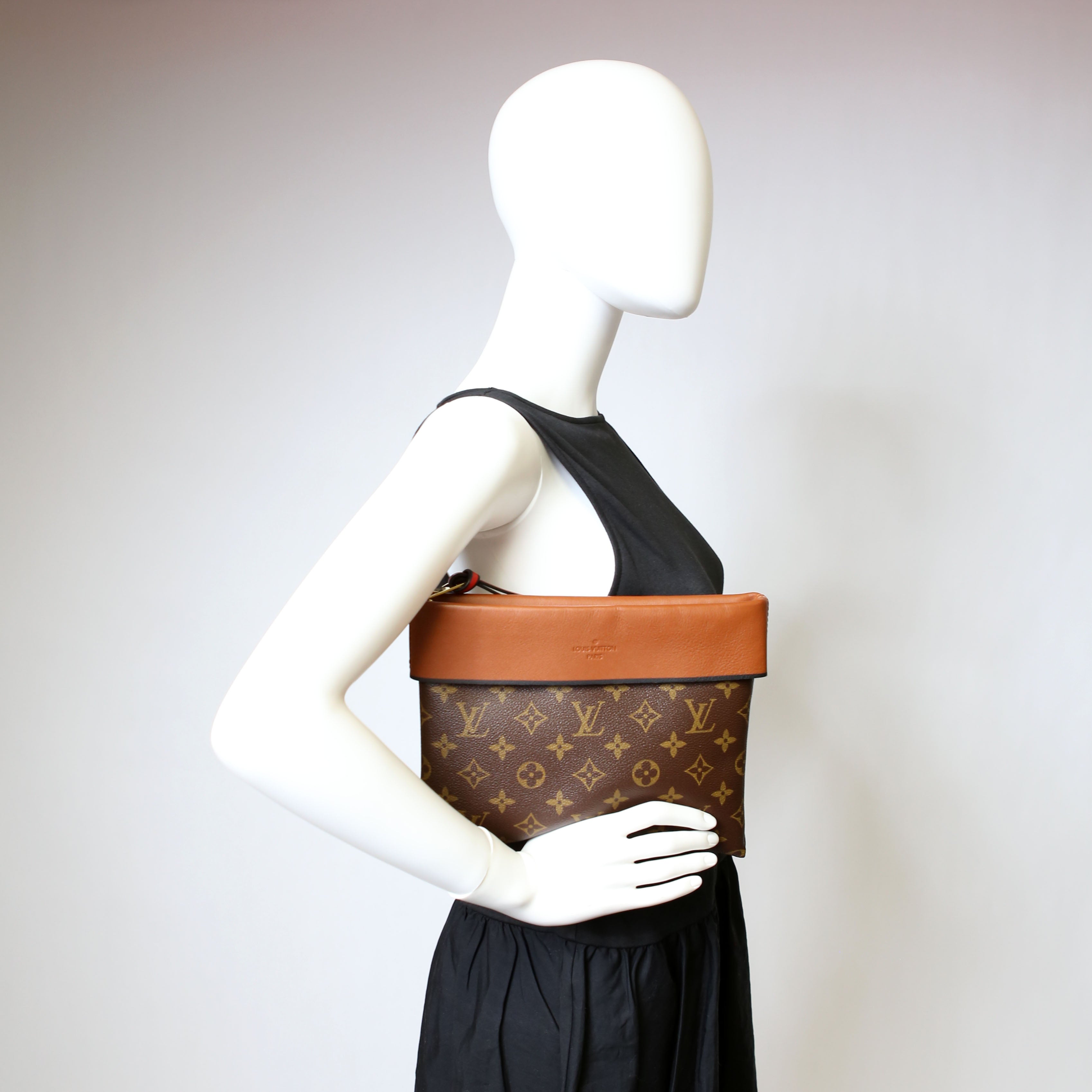 Pochette Tuileries Monogram Brown