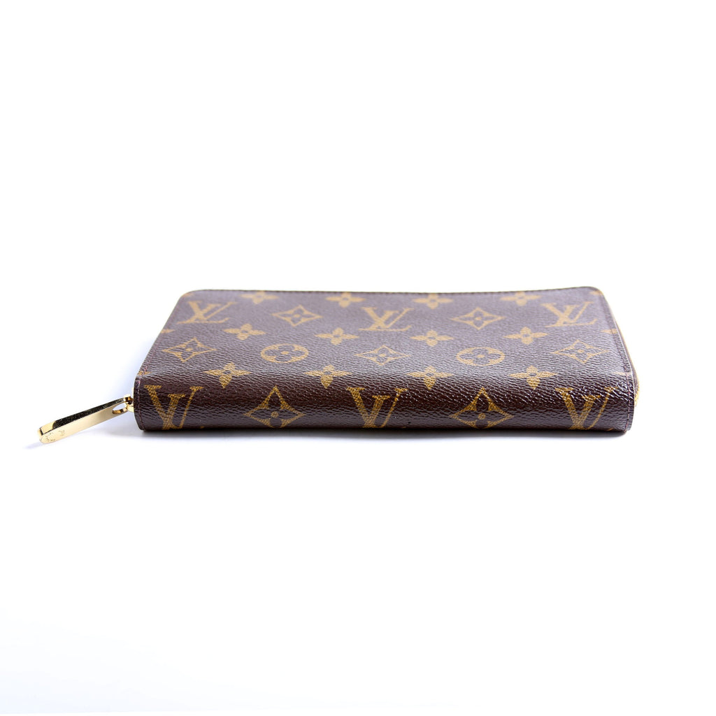 Zippy Wallet Monogram Berry