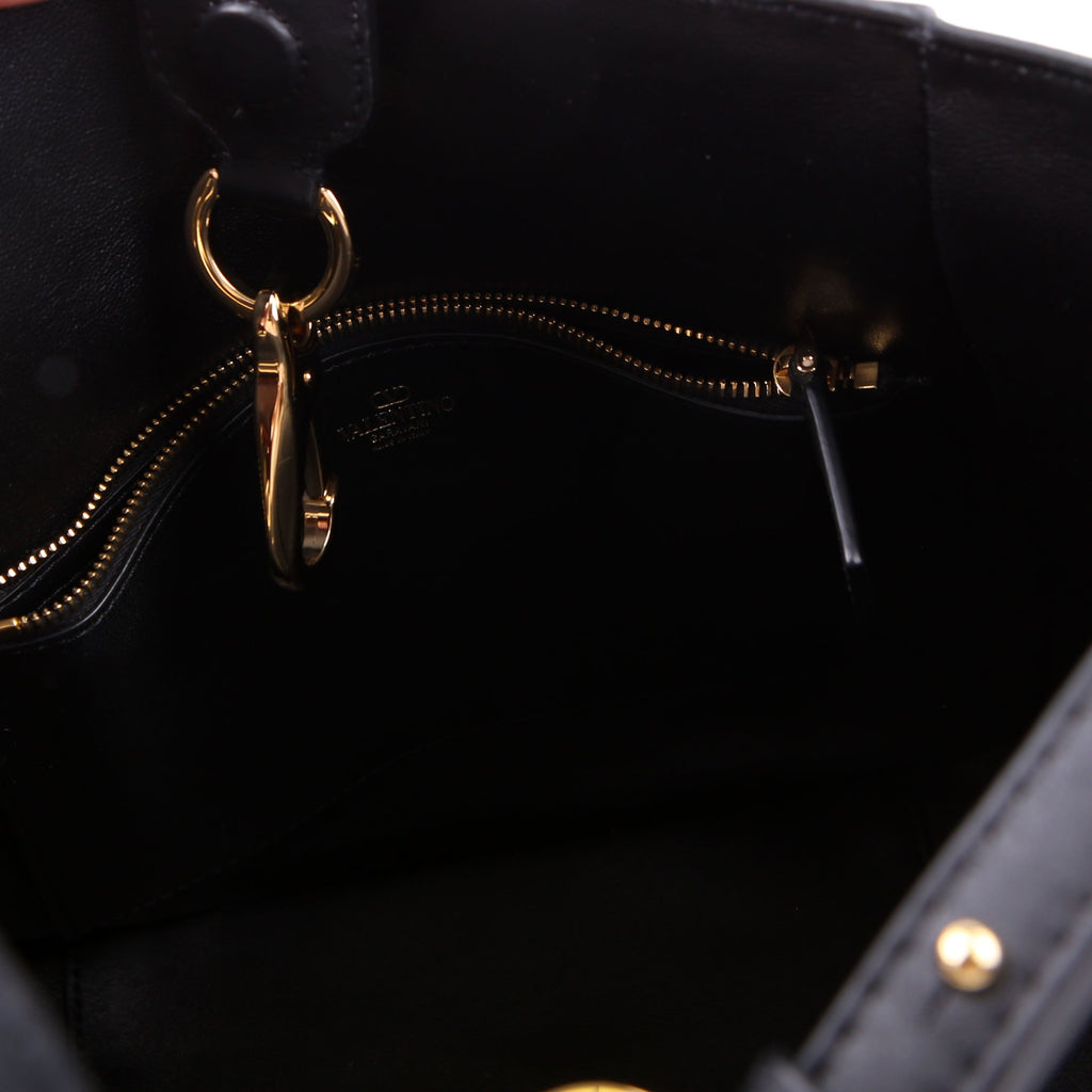Vlogo Side Bucket Bag Black