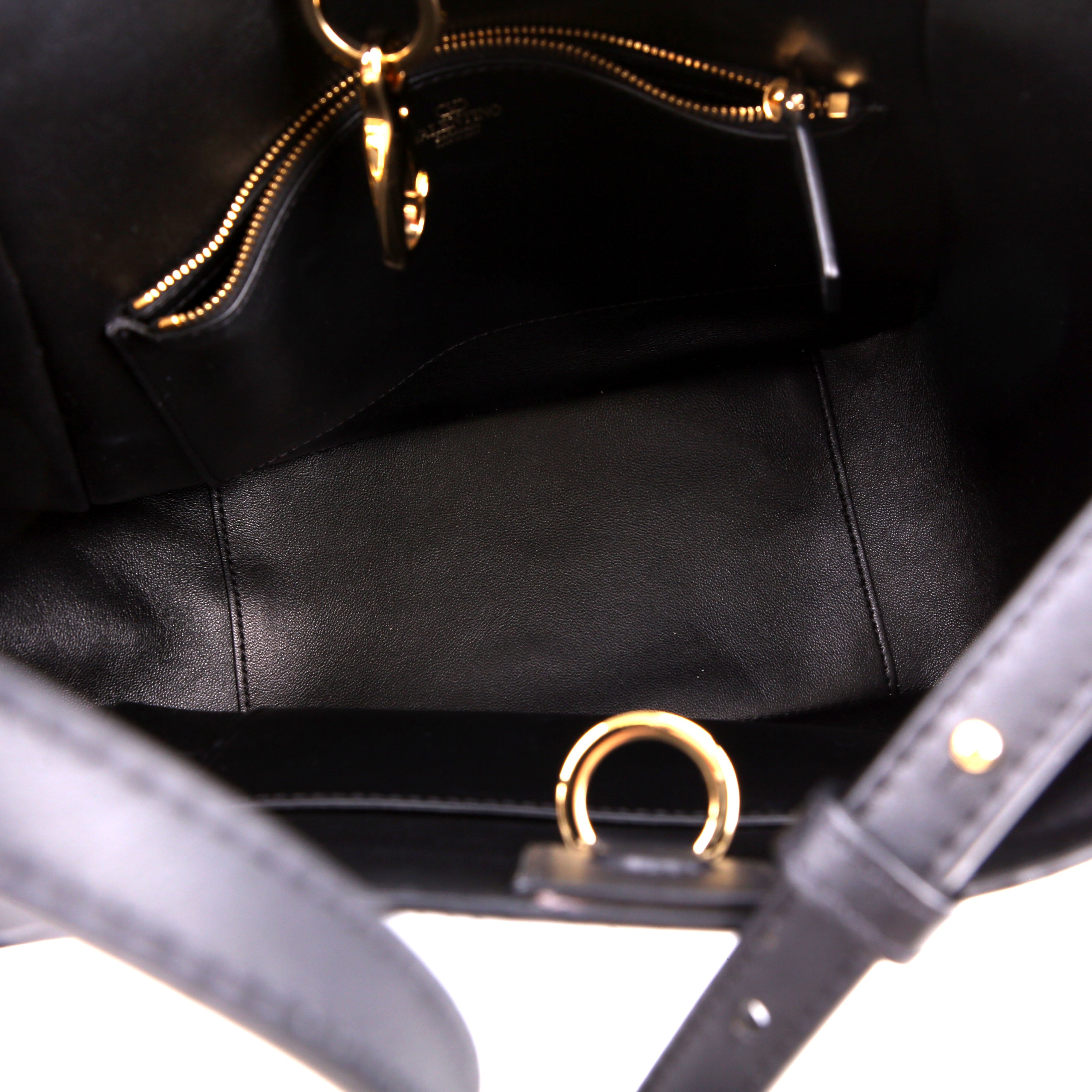Vlogo Side Bucket Bag Black