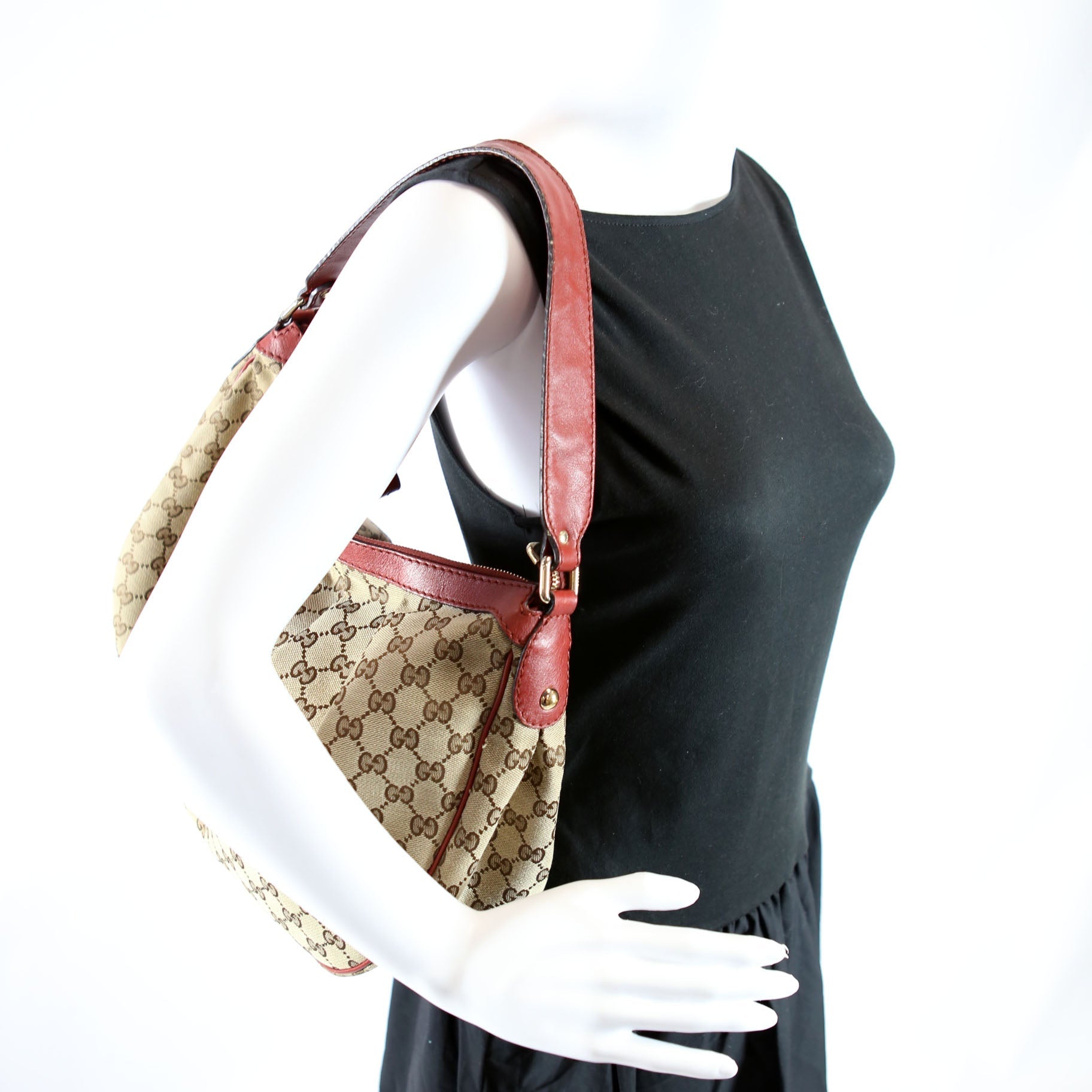 232955 Sukey Canvas Hobo Medium Red