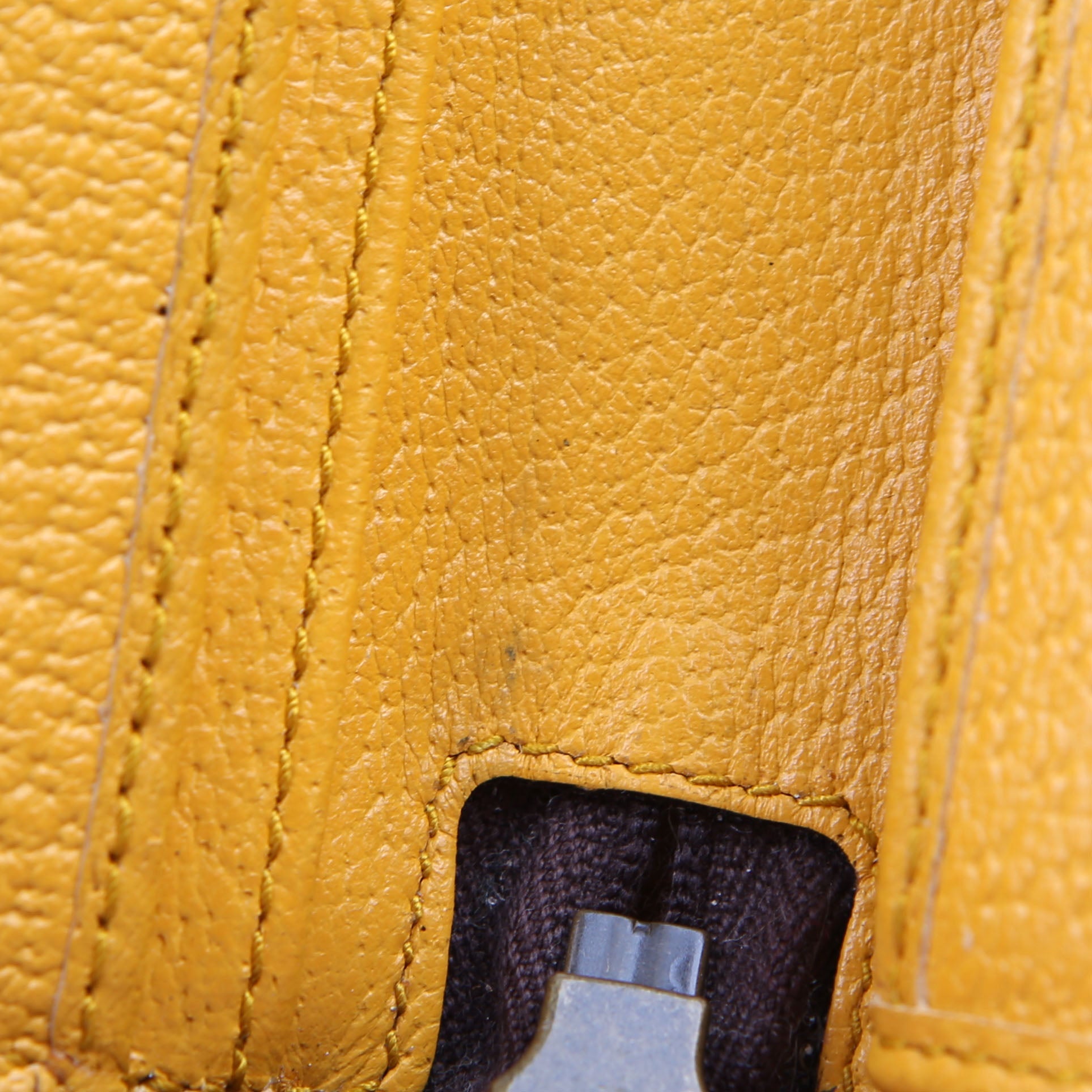 473953 Neo Vintage Zip Around Wallet Brown/Yellow
