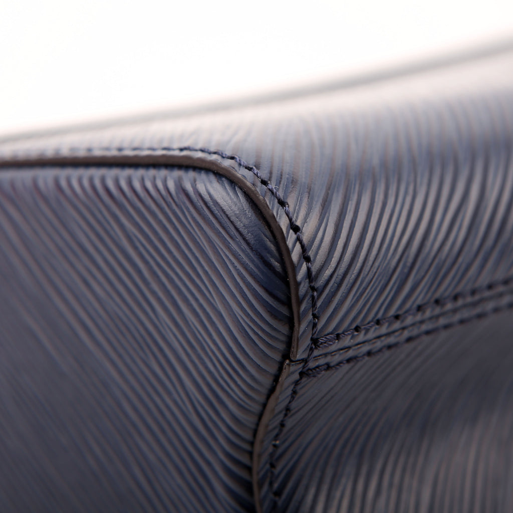 Twist MM Epi Navy Blue