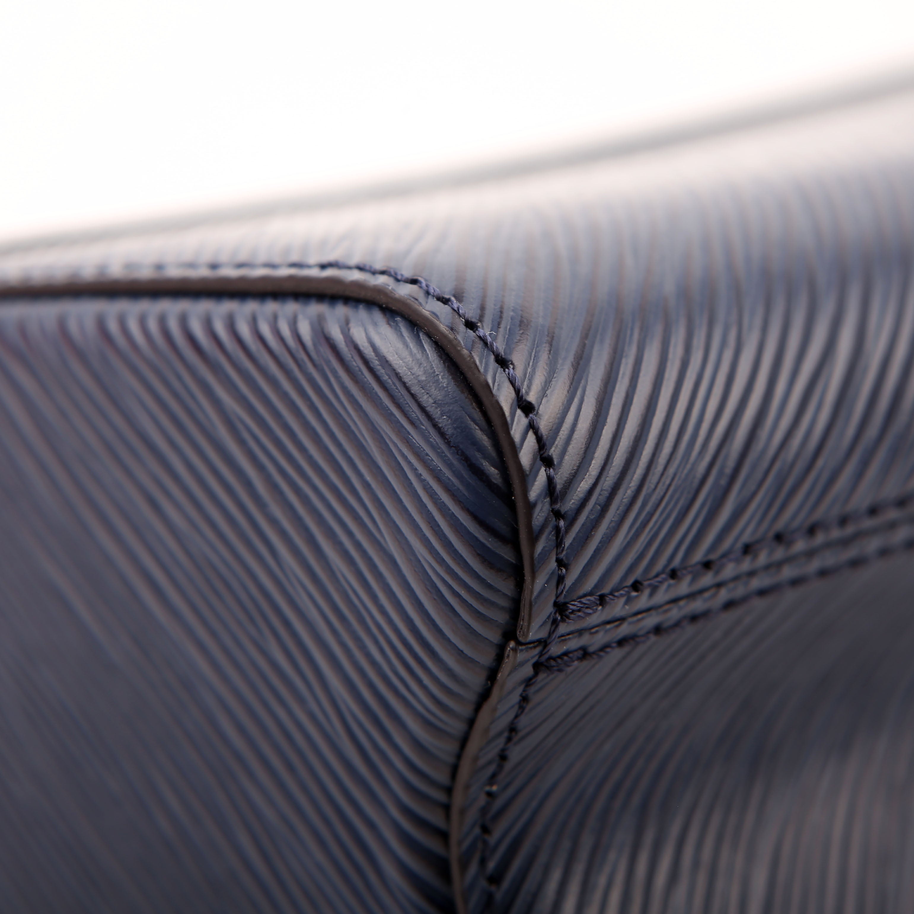 Twist MM Epi Navy Blue