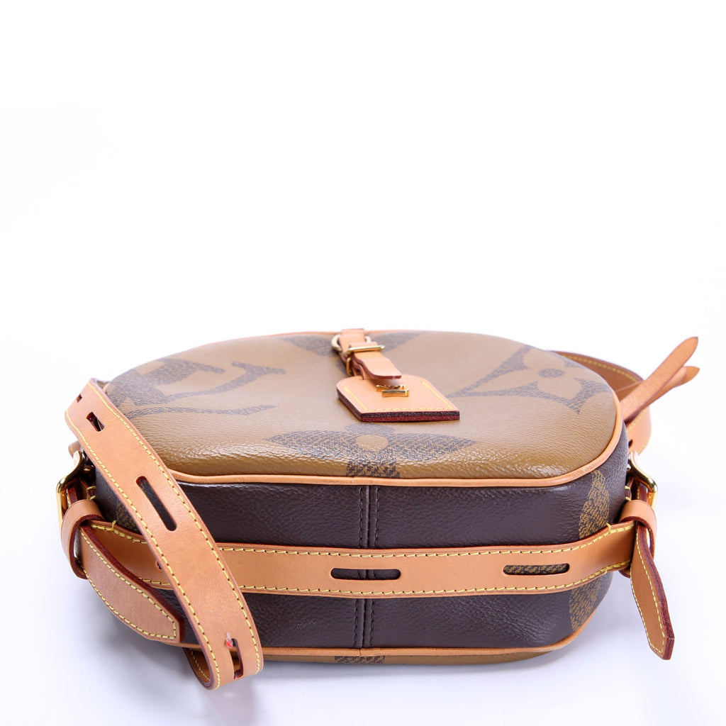 Boite Chapeau Reverse Giant Monogram