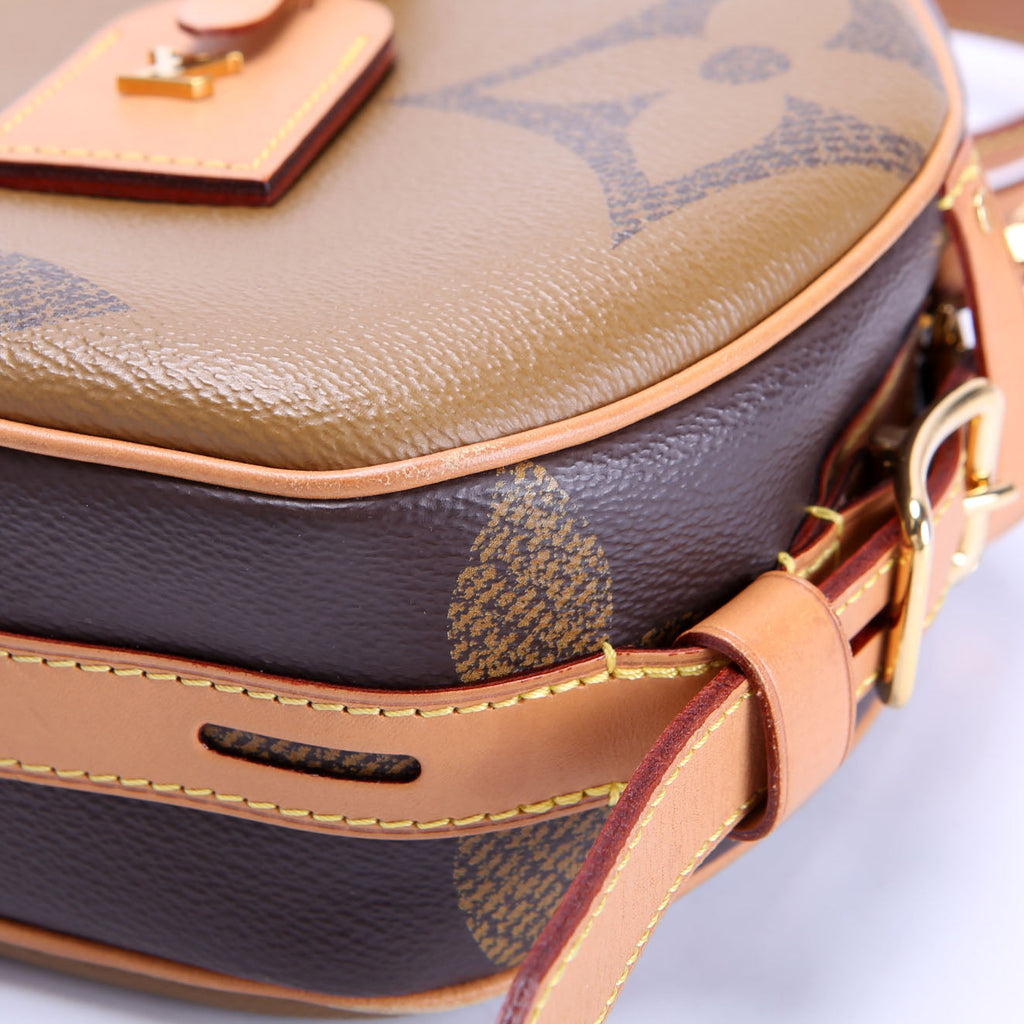 Boite Chapeau Reverse Giant Monogram