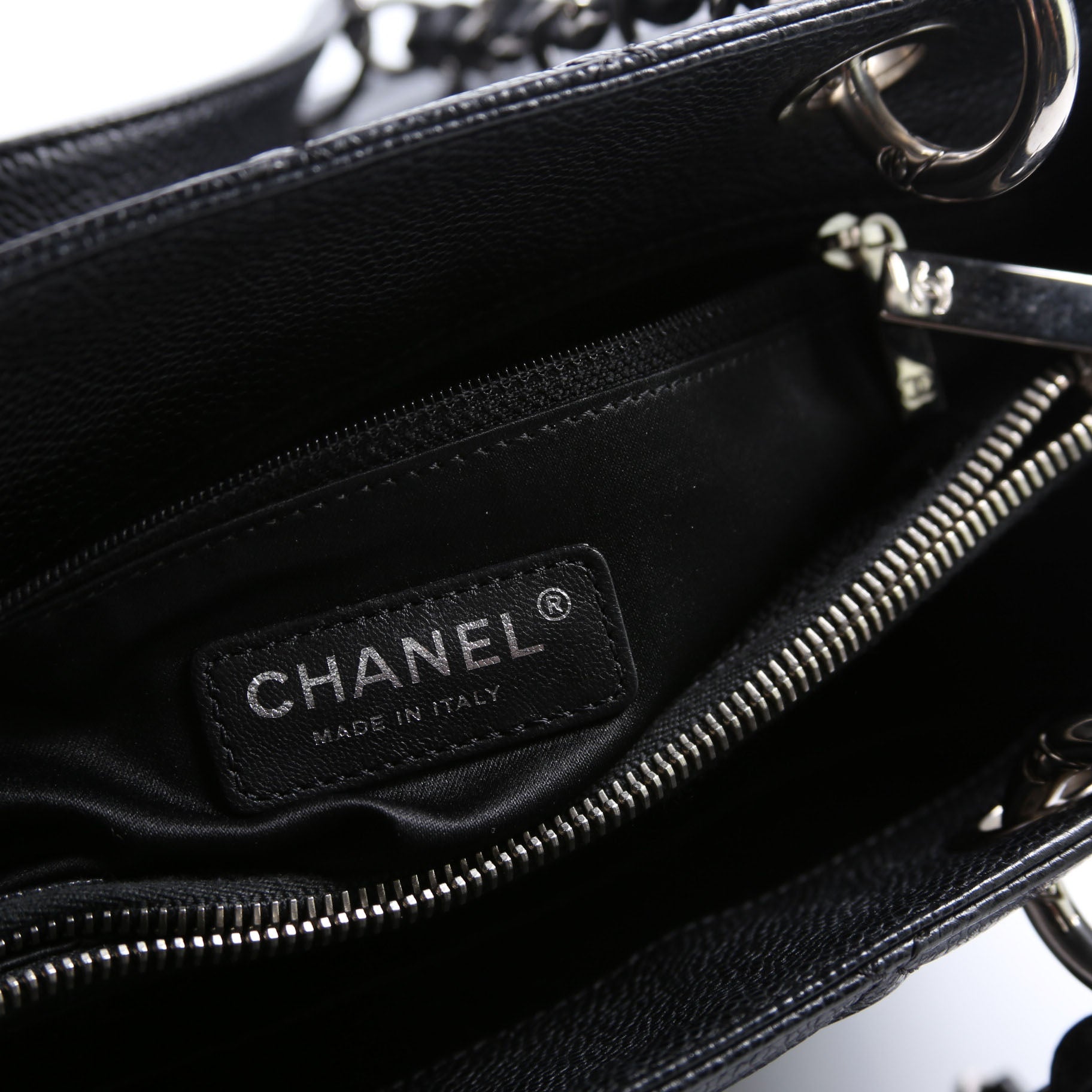 Grand Shopping Tote Caviar Black