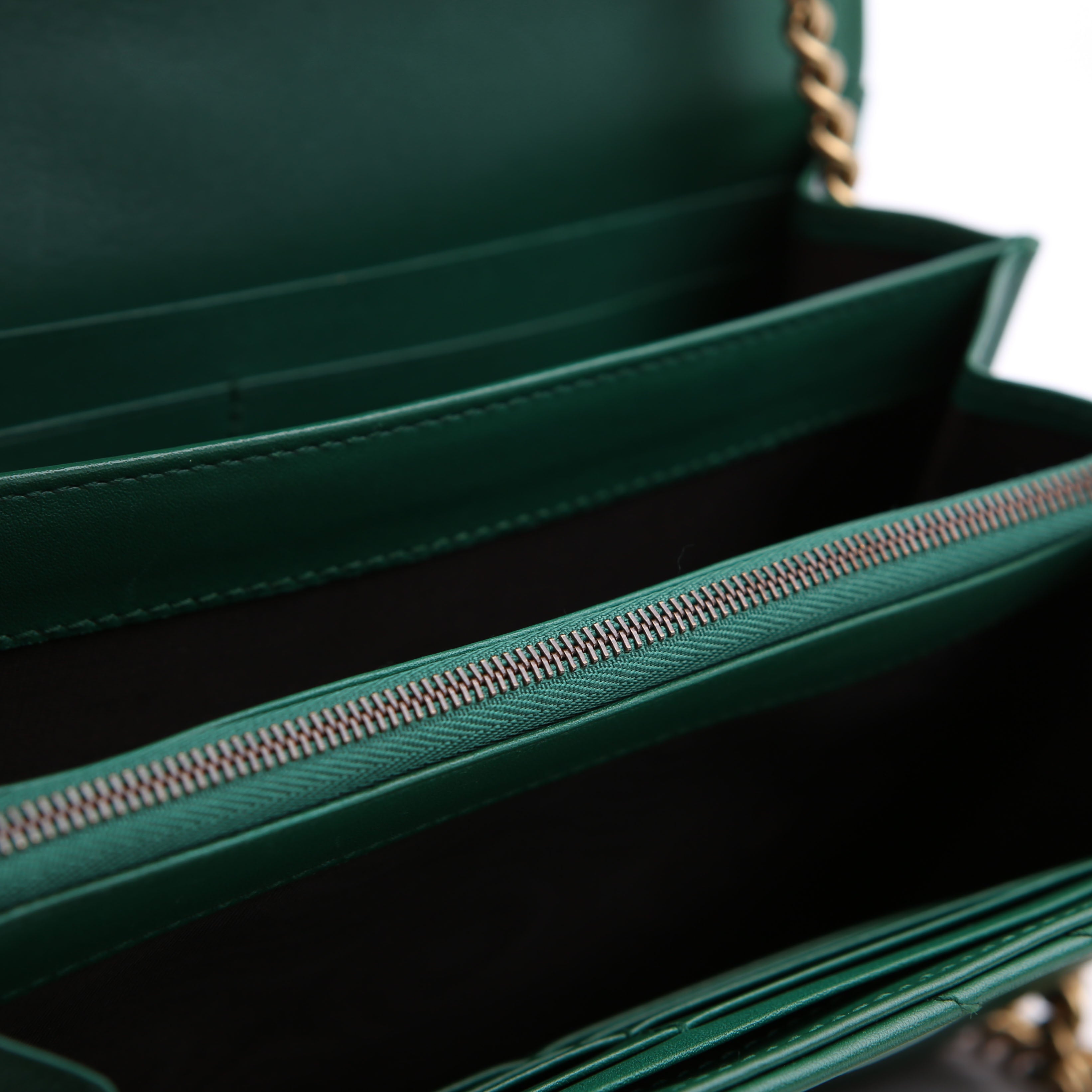 474575 Marmont Chain Wallet Green