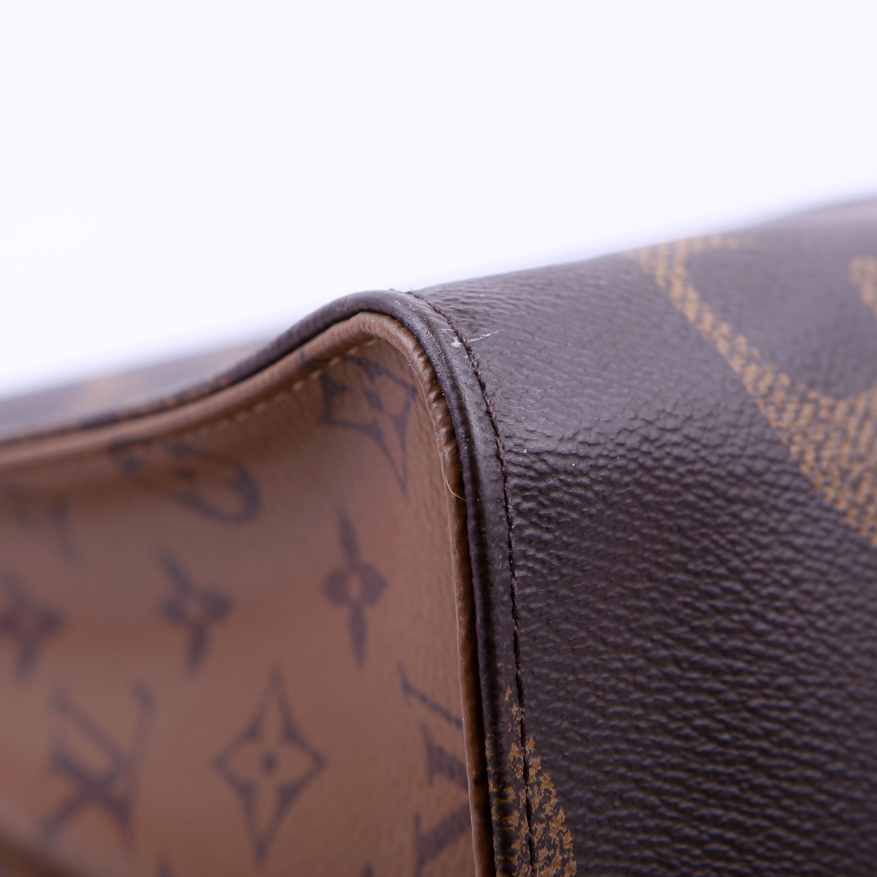 ONTHEGO GM Reverse Monogram Black