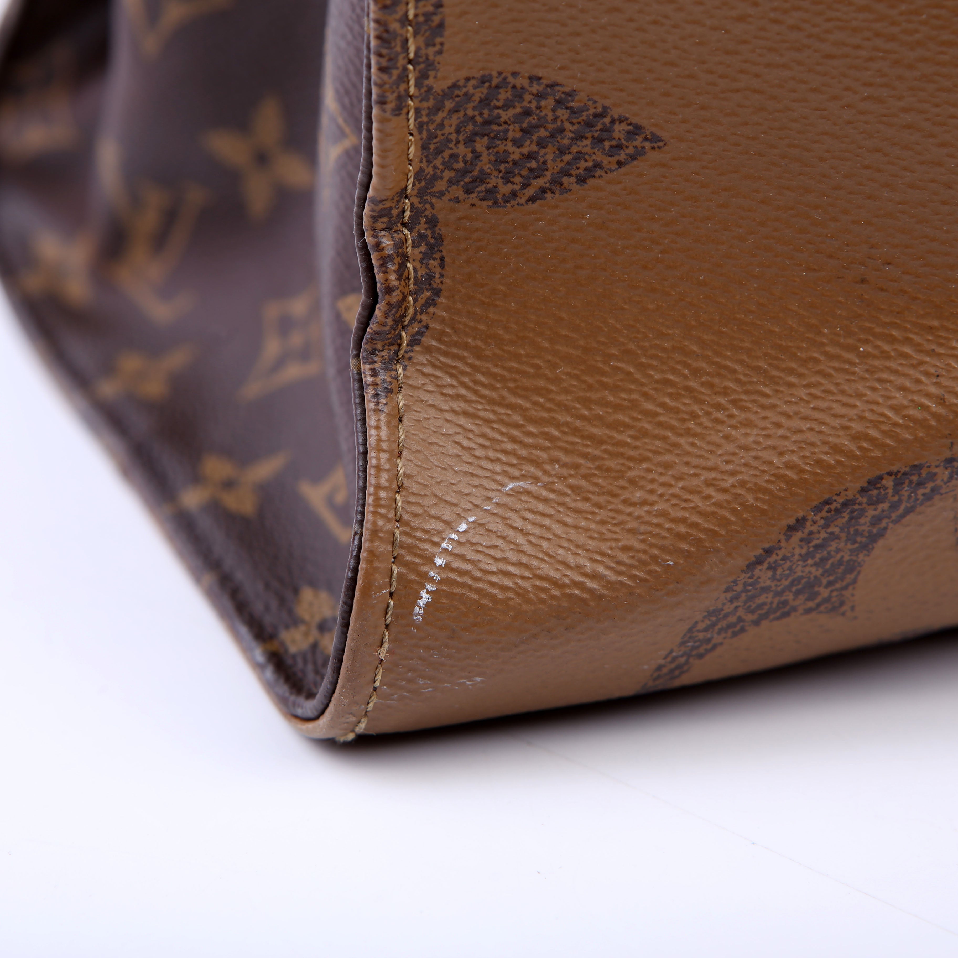 ONTHEGO GM Reverse Monogram Black