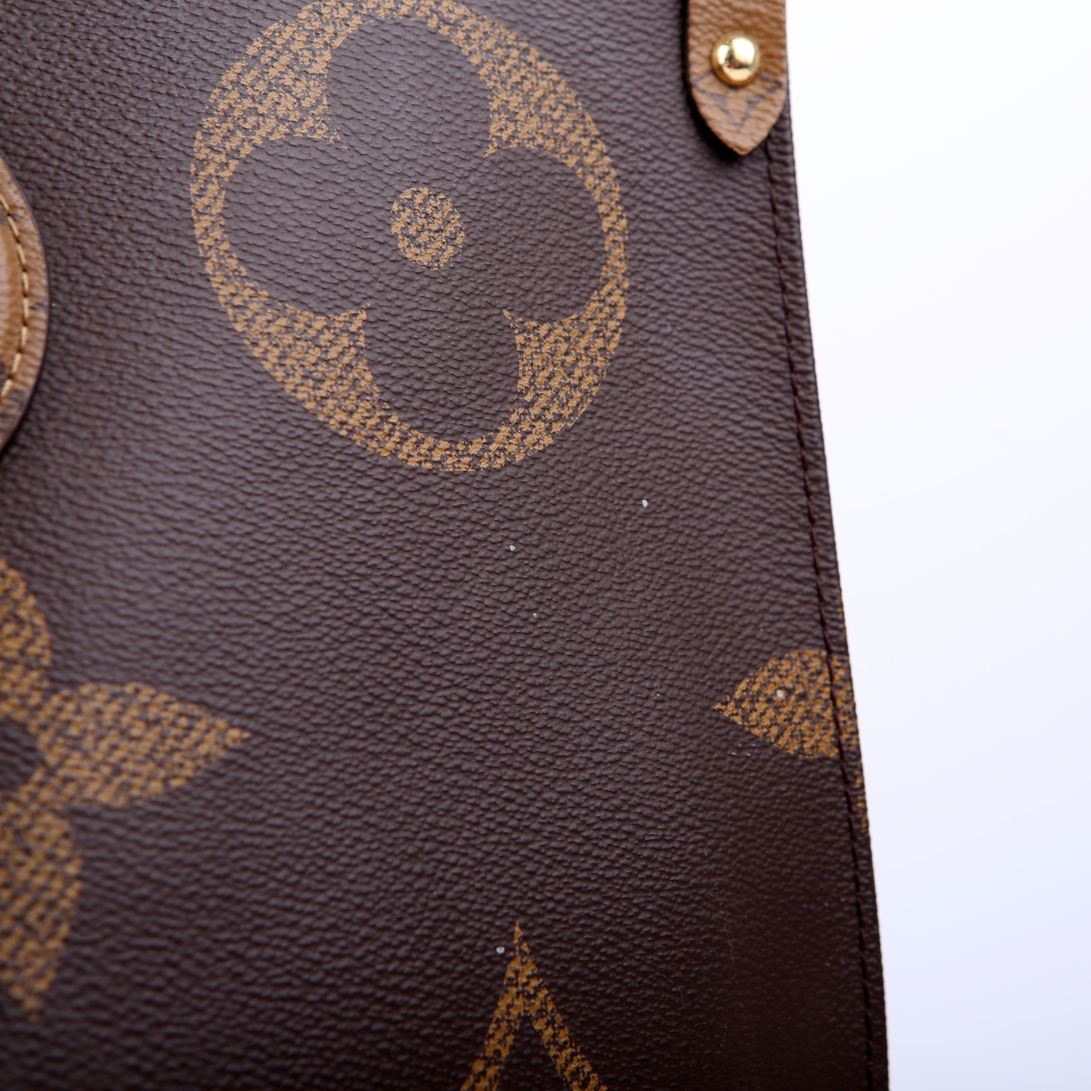 ONTHEGO GM Reverse Monogram Black