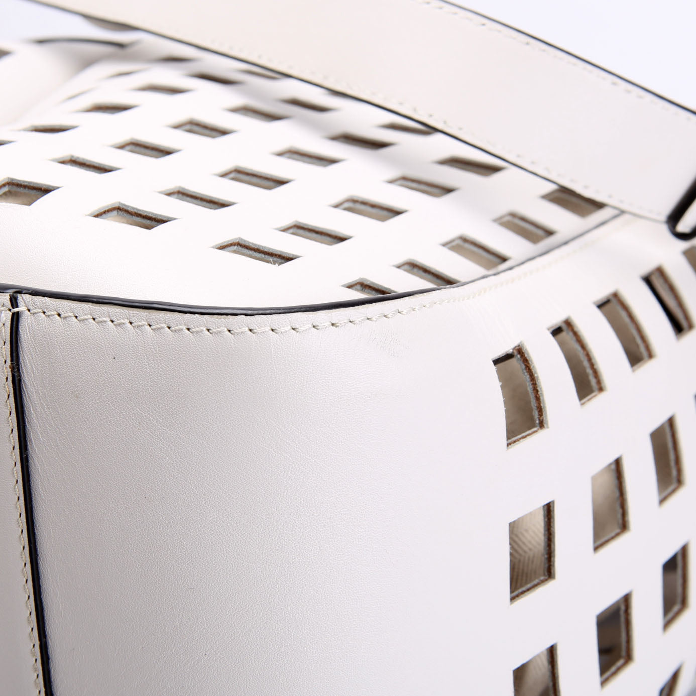 Hammock Tulip Capsule Shoulder Bag White