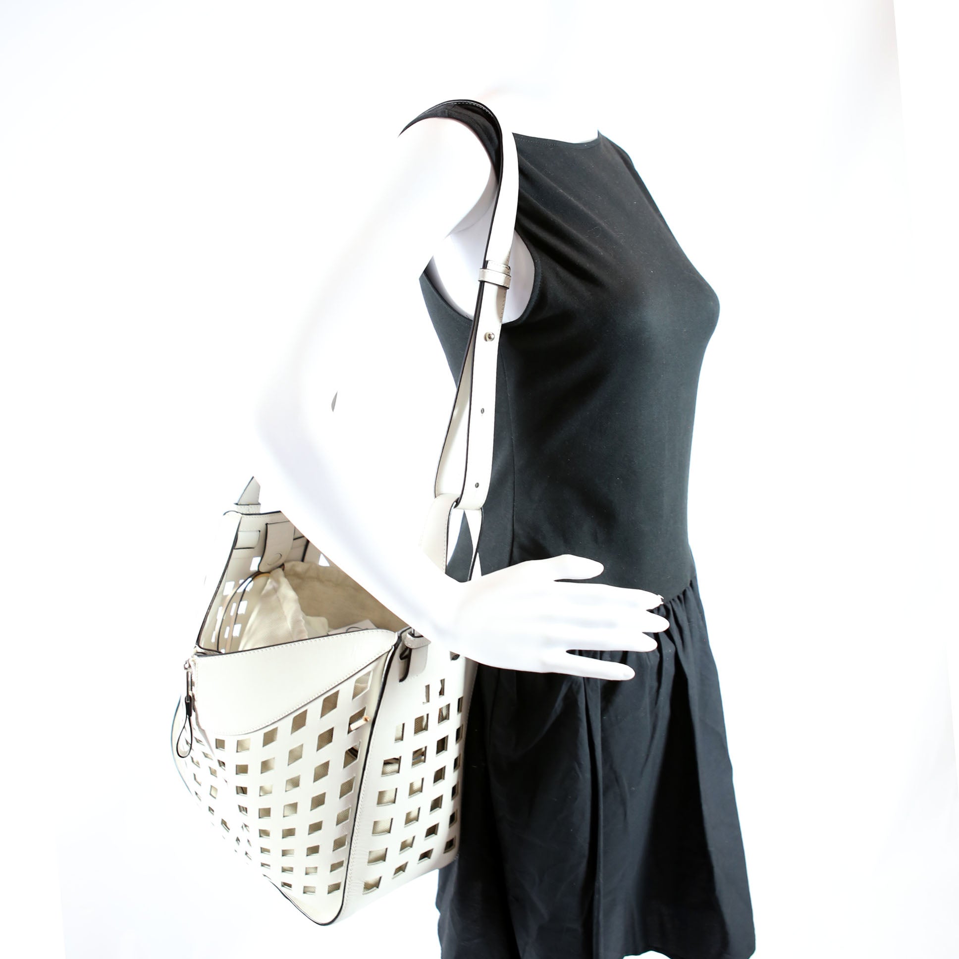 Hammock Tulip Capsule Shoulder Bag White