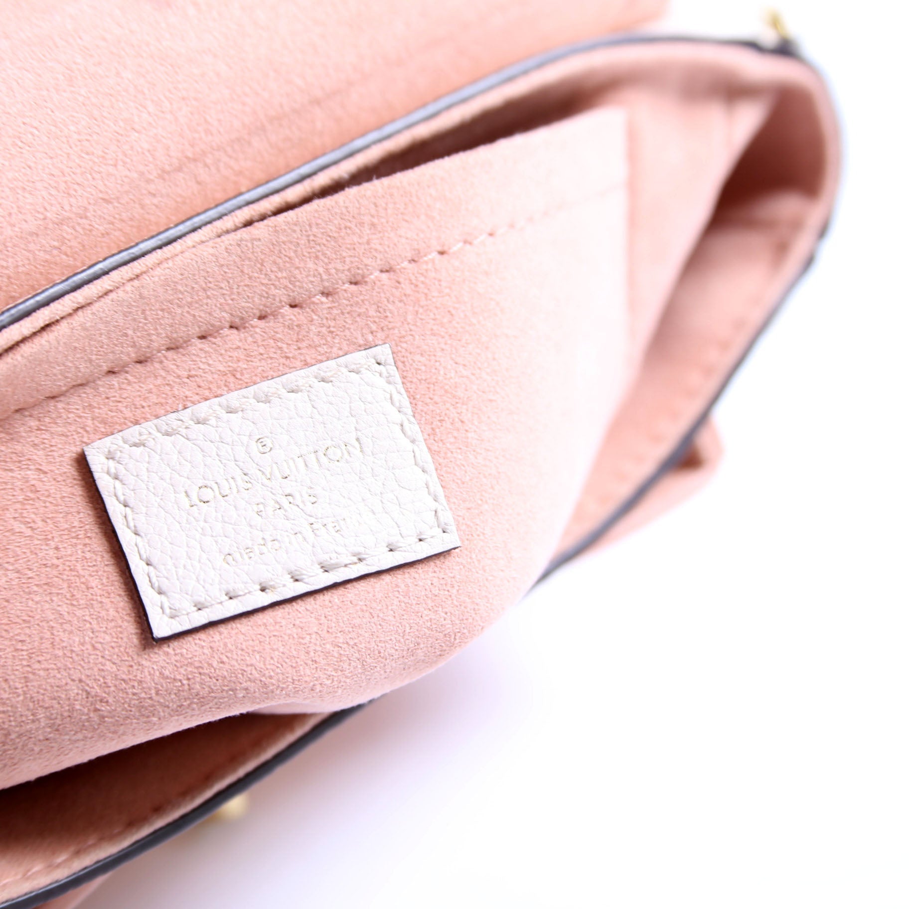 LockMe Tender Supple Calfskin Cream/Pink