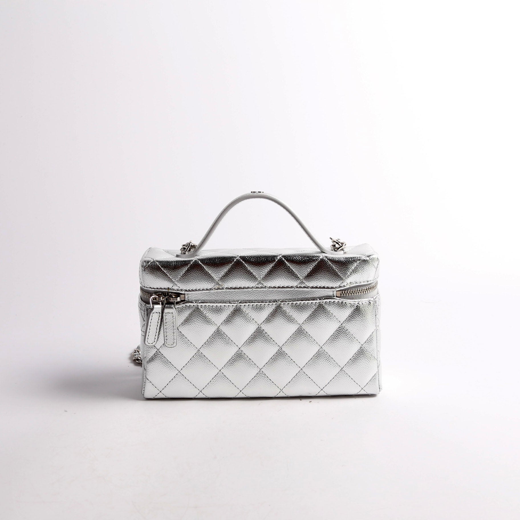 Slim Vanity Case With Chain Metallic Caviar RFID Silver