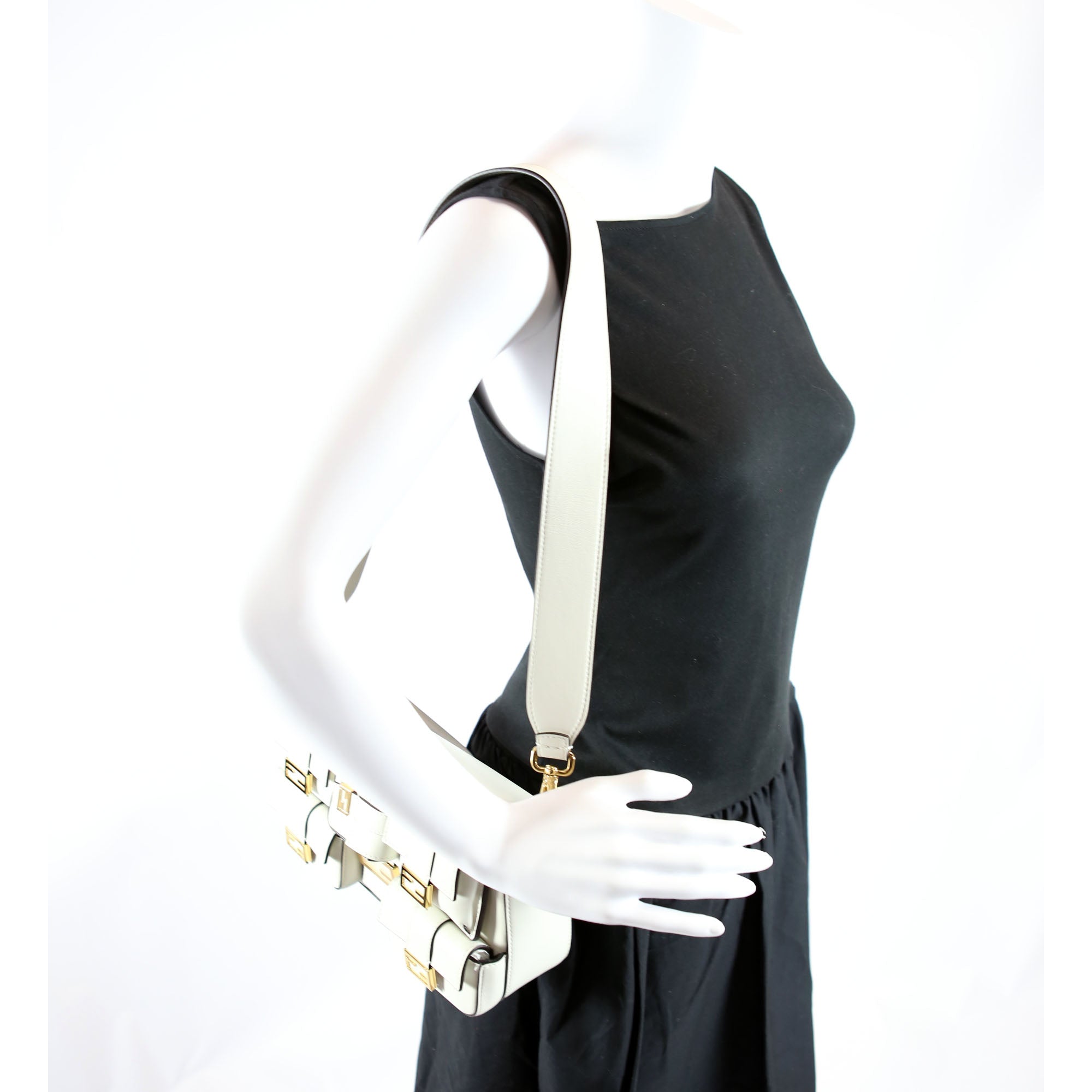 8BR398 Multipocket Baguette
