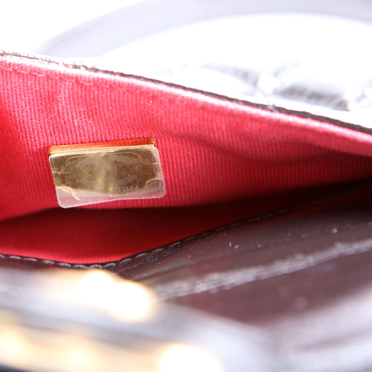 Wavy CC Hobo Crmpled Calfskin Small RFID Black