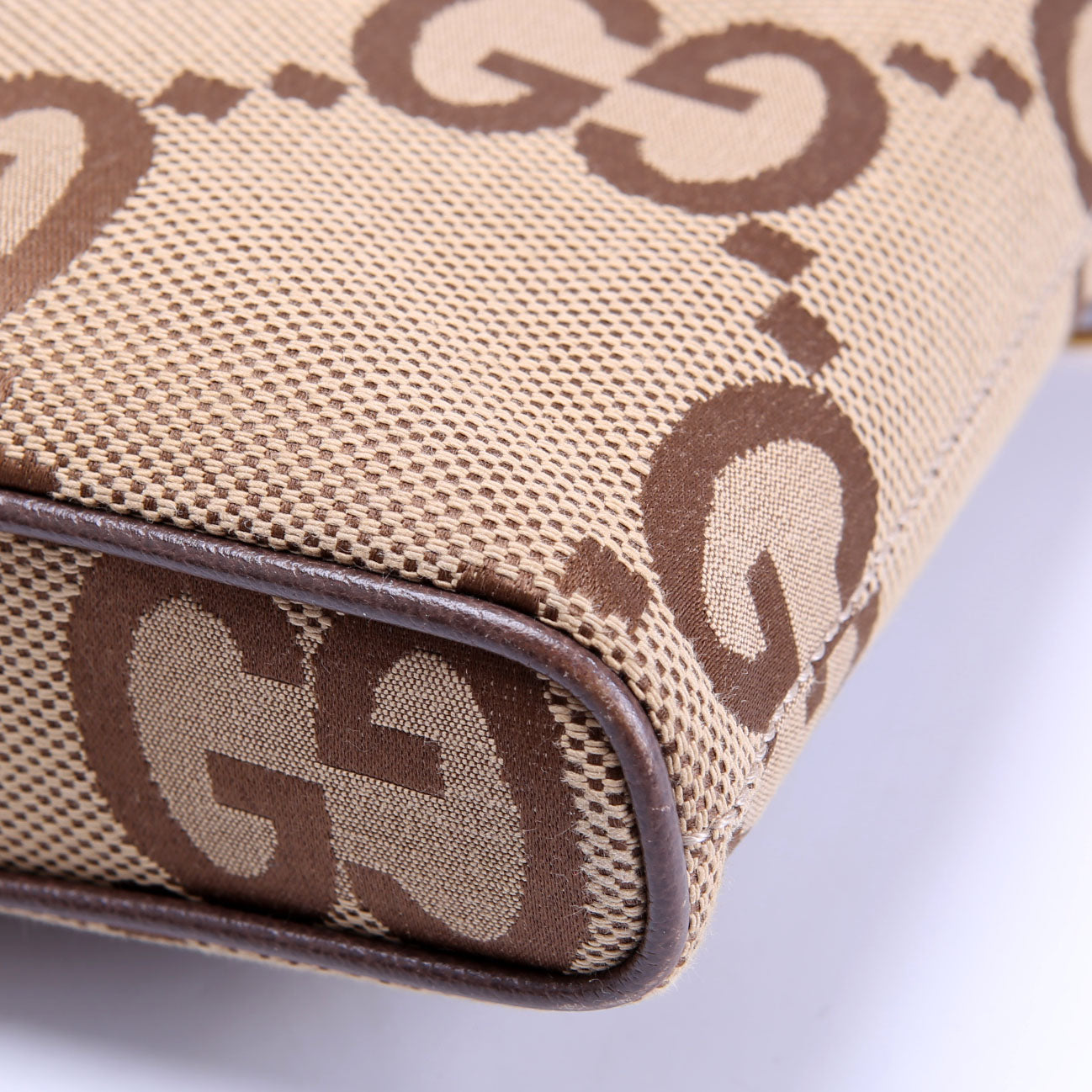 Gucci 699130 Jumbo GG Messenger