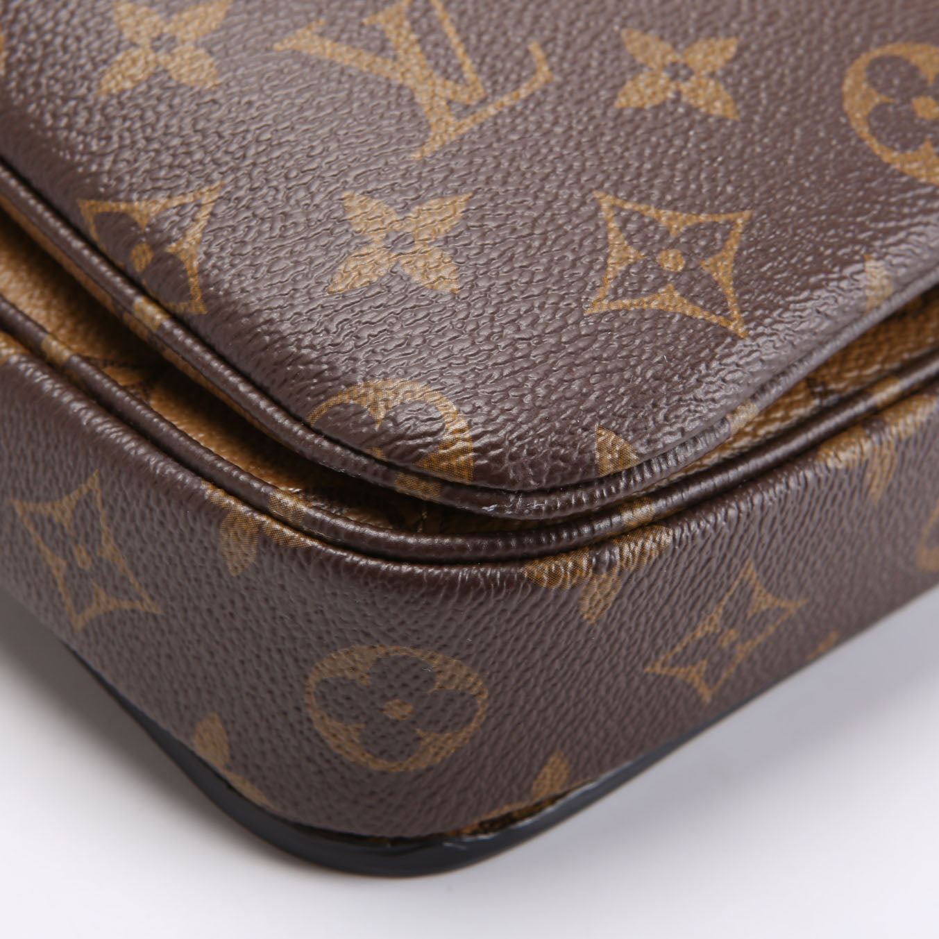 Pochette Metis Reversed Monogram