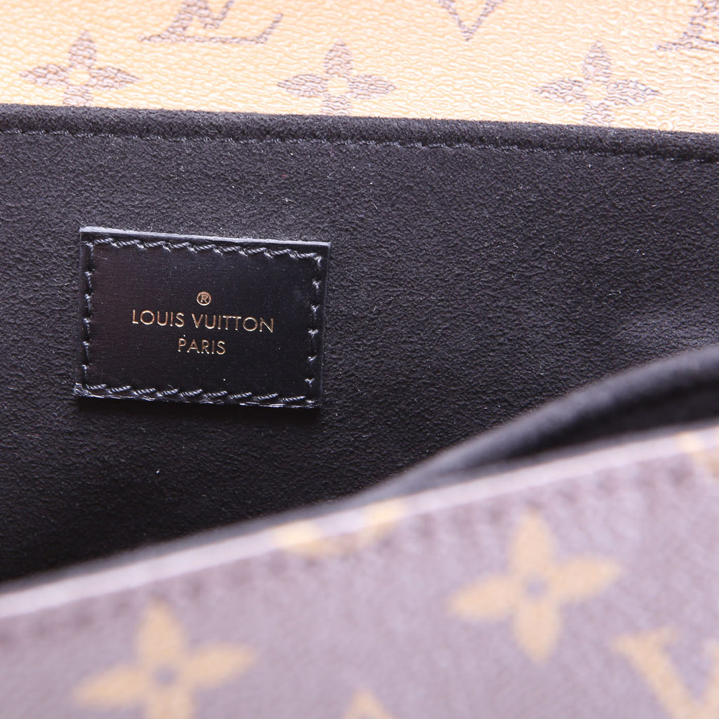 Pochette Metis Reversed Monogram