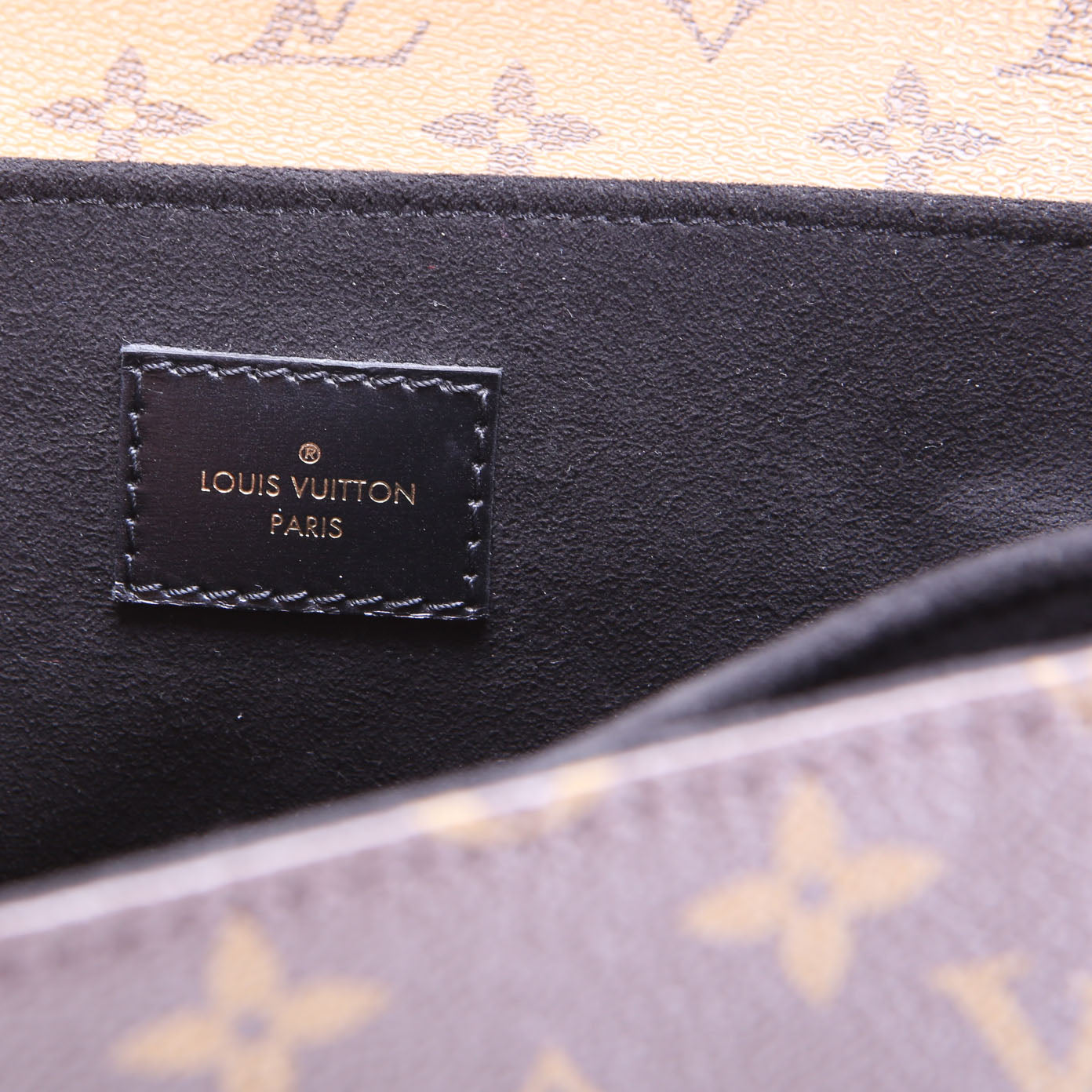 Pochette Metis Reversed Monogram