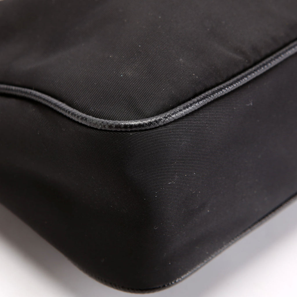 Prada 1BH204 Nylon Re-Edition 2005 Shoulder Bag Black/Silver