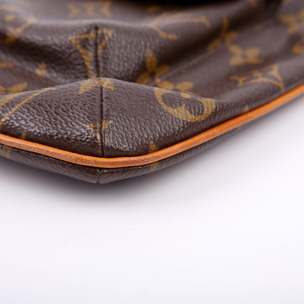 Partition Wristlet Clutch Monogram