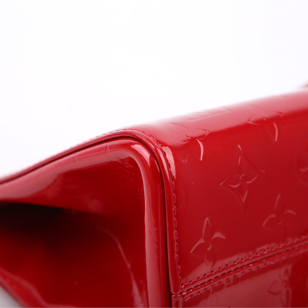 Roxbury Drive Vernis Red