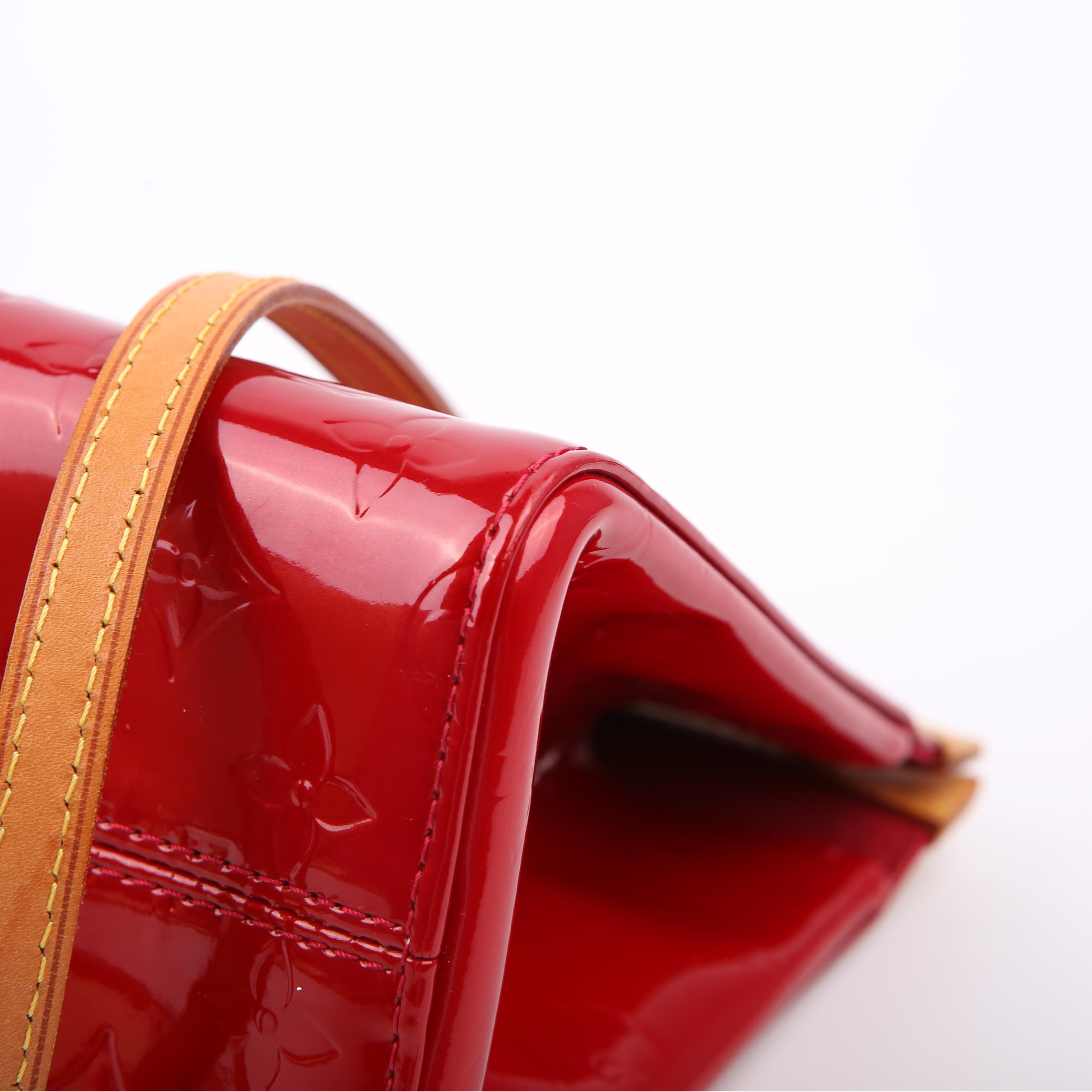 Roxbury Drive Vernis Red