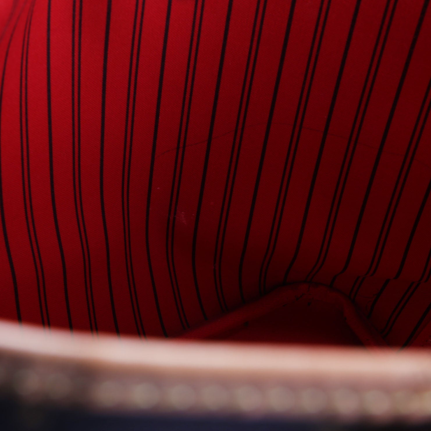 Neverfull MM Monogram Red