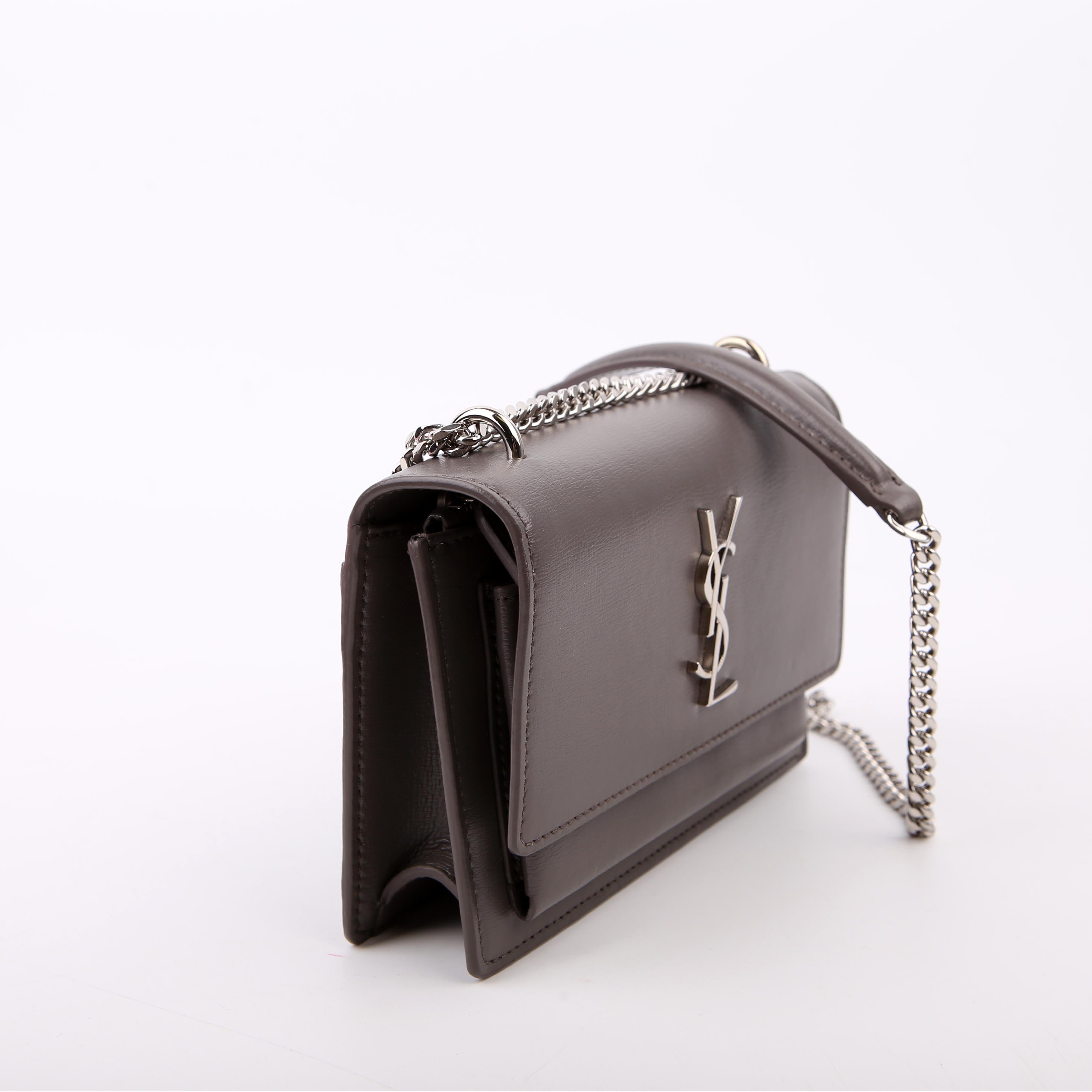 452157 Sunset Chain Wallet Grey