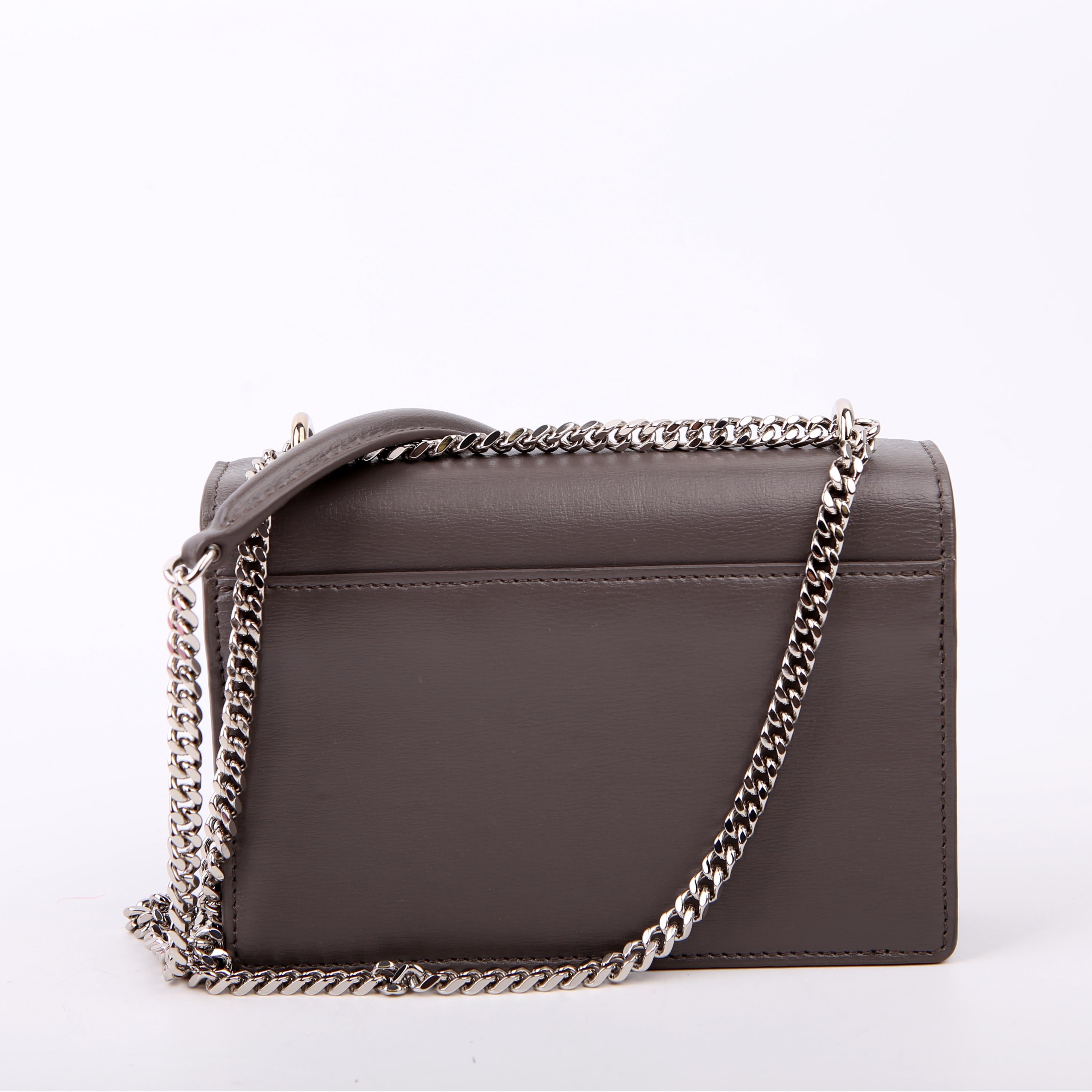 452157 Sunset Chain Wallet Grey