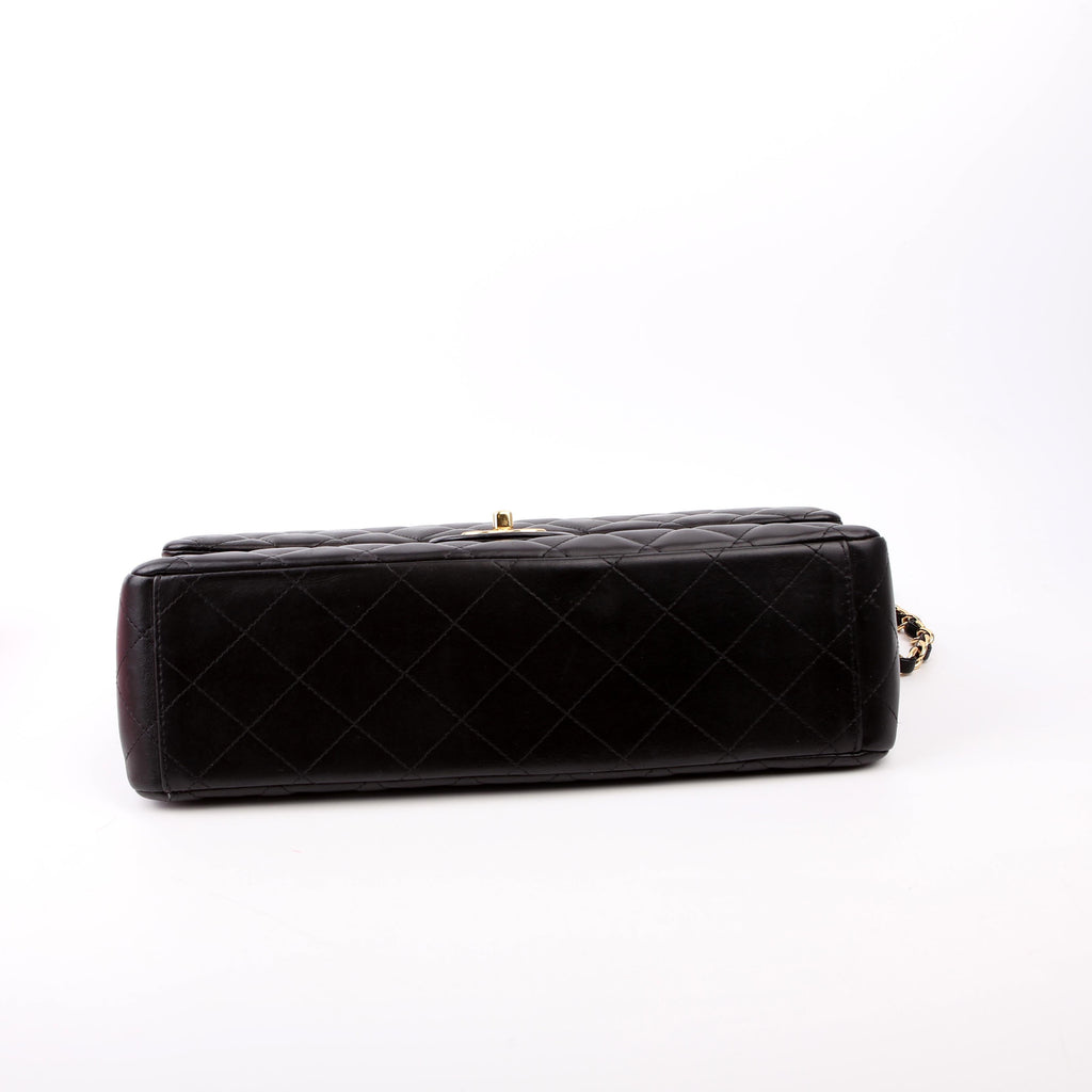 Classic Flap Maxi Lambskin 16M Black