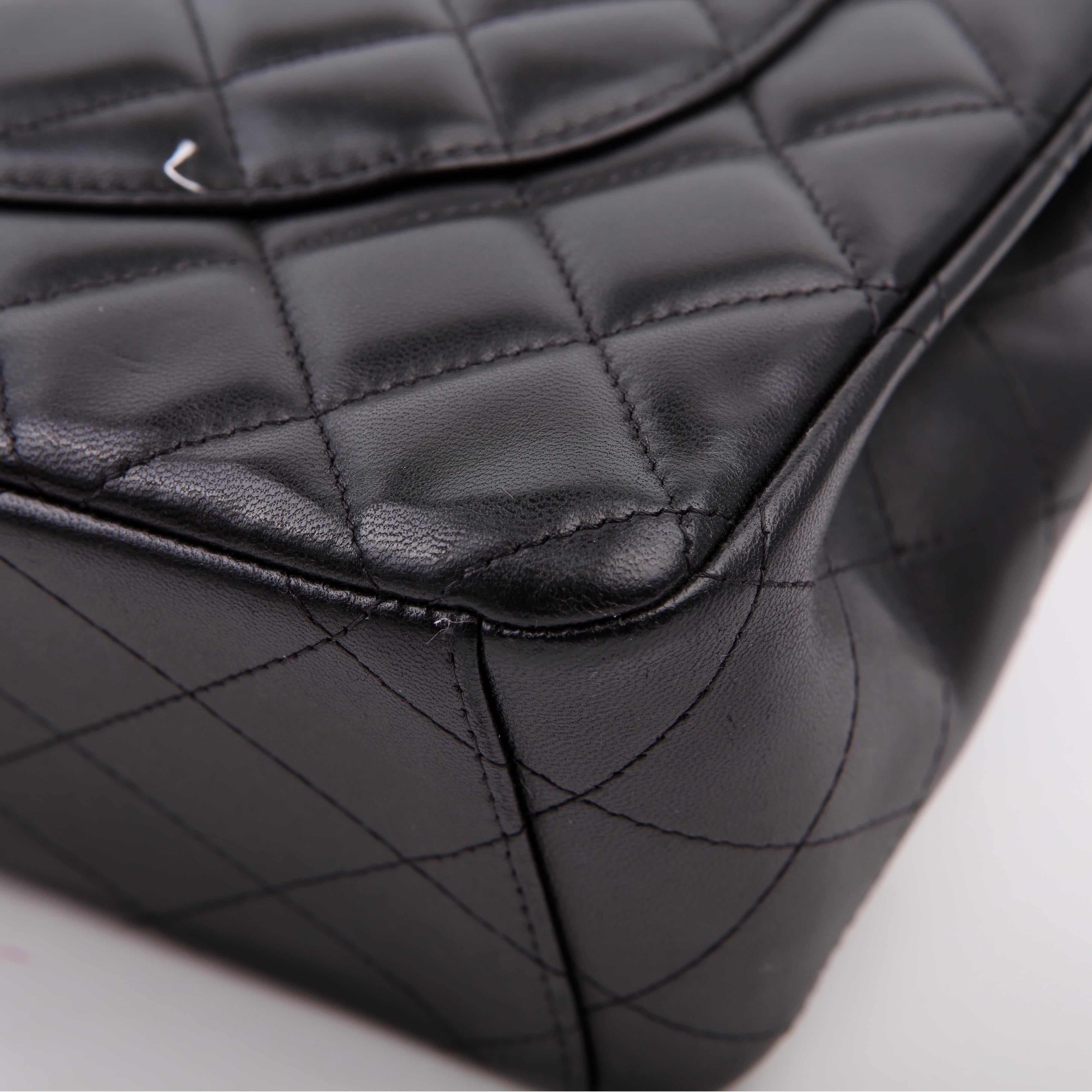 Classic Flap Maxi Lambskin 16M Black