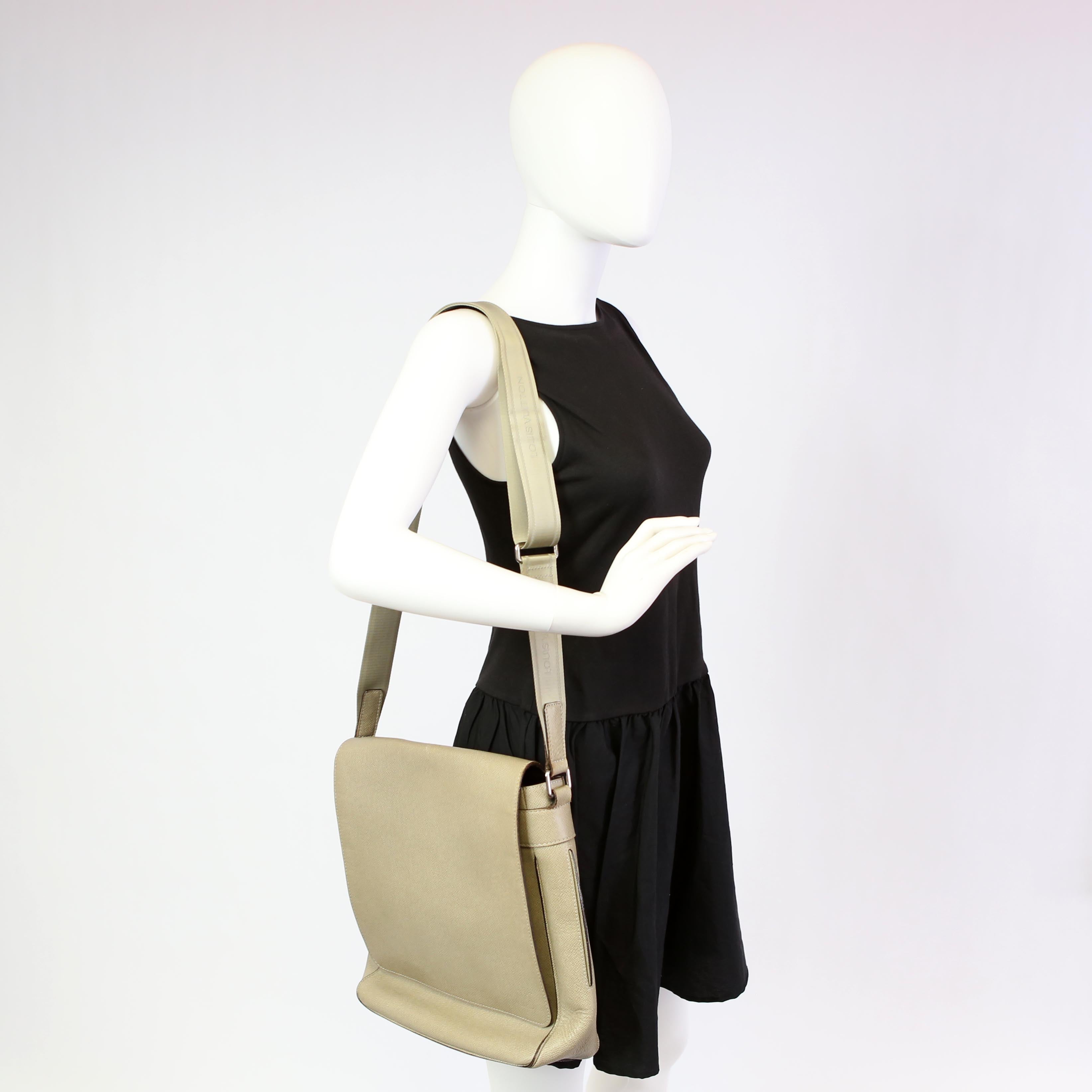 Milo Messenger Taiga Green