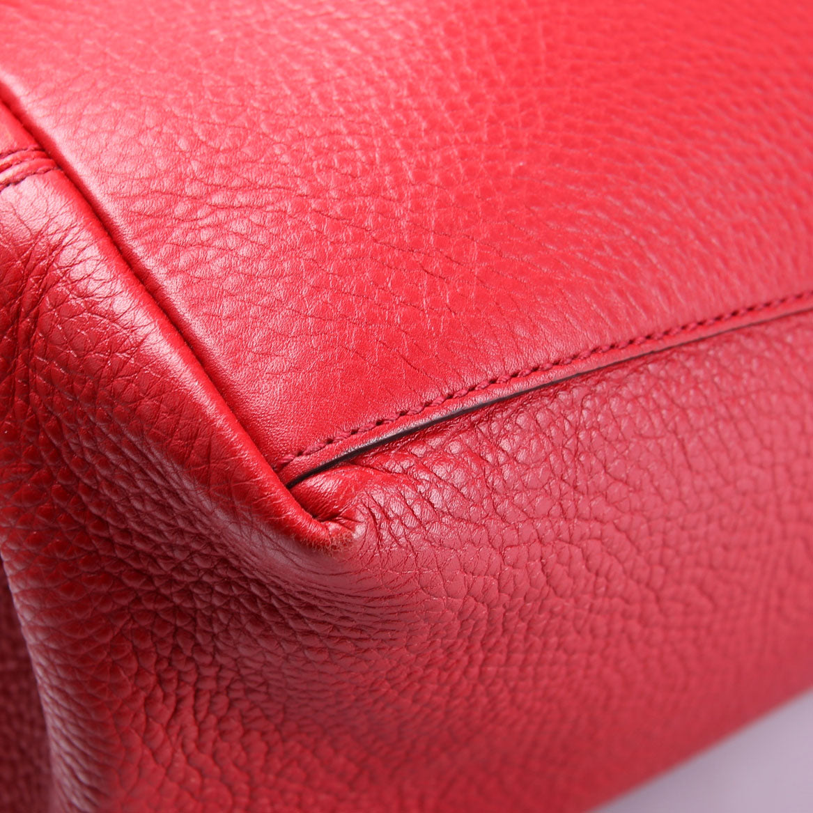 308982 Soho Leather Shoulder Medium Red