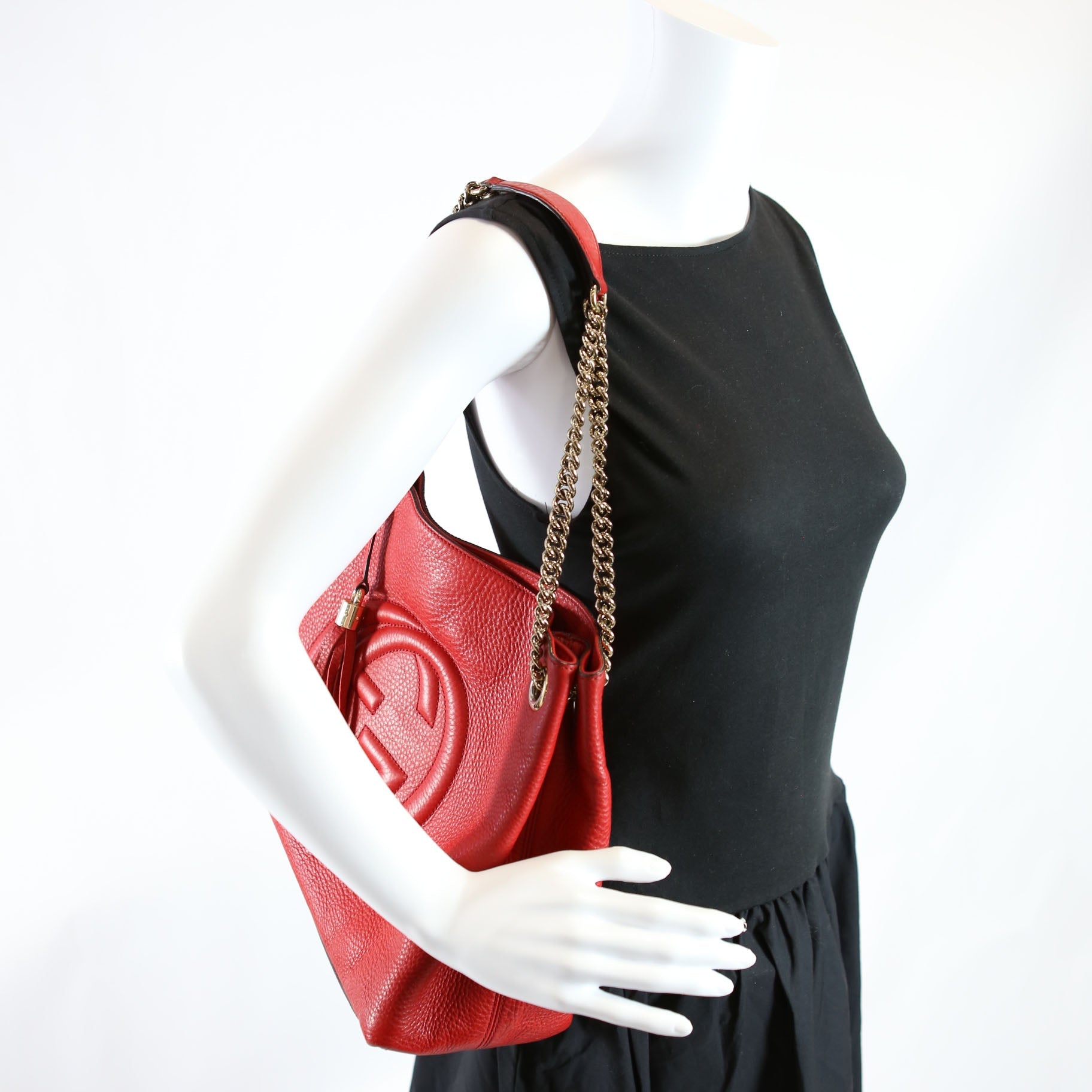 308982 Soho Leather Shoulder Medium Red