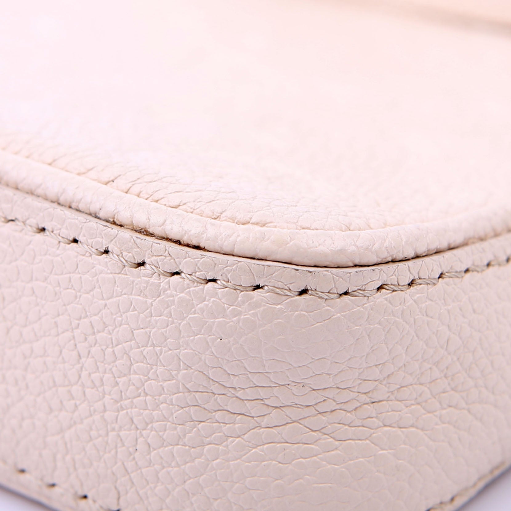 Easy Pouch On Strap Empreinte Cream