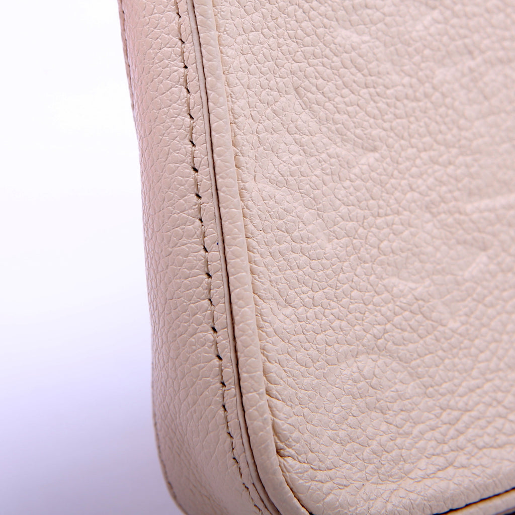 Easy Pouch On Strap Empreinte Cream