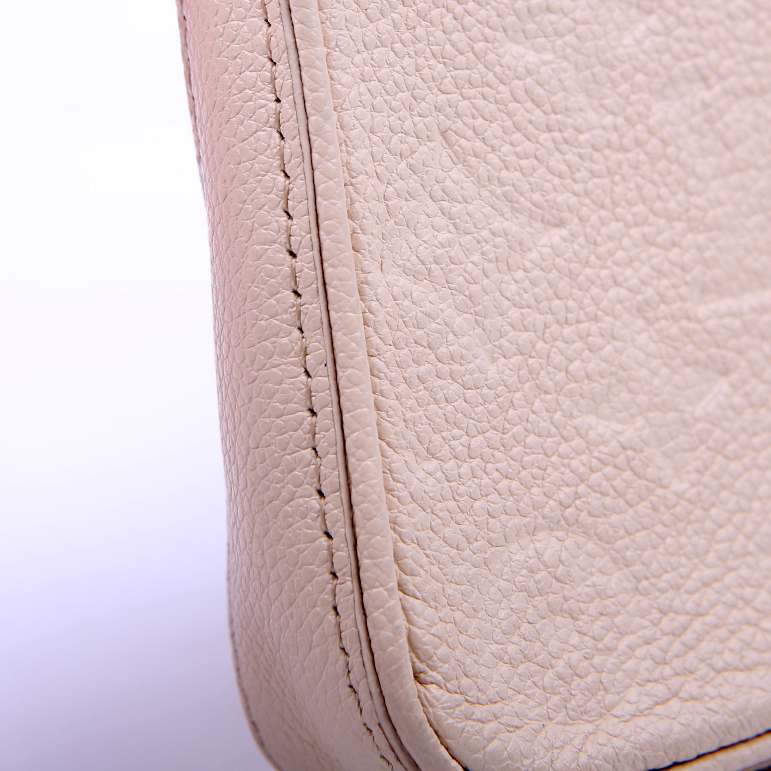 Easy Pouch On Strap Empreinte Cream