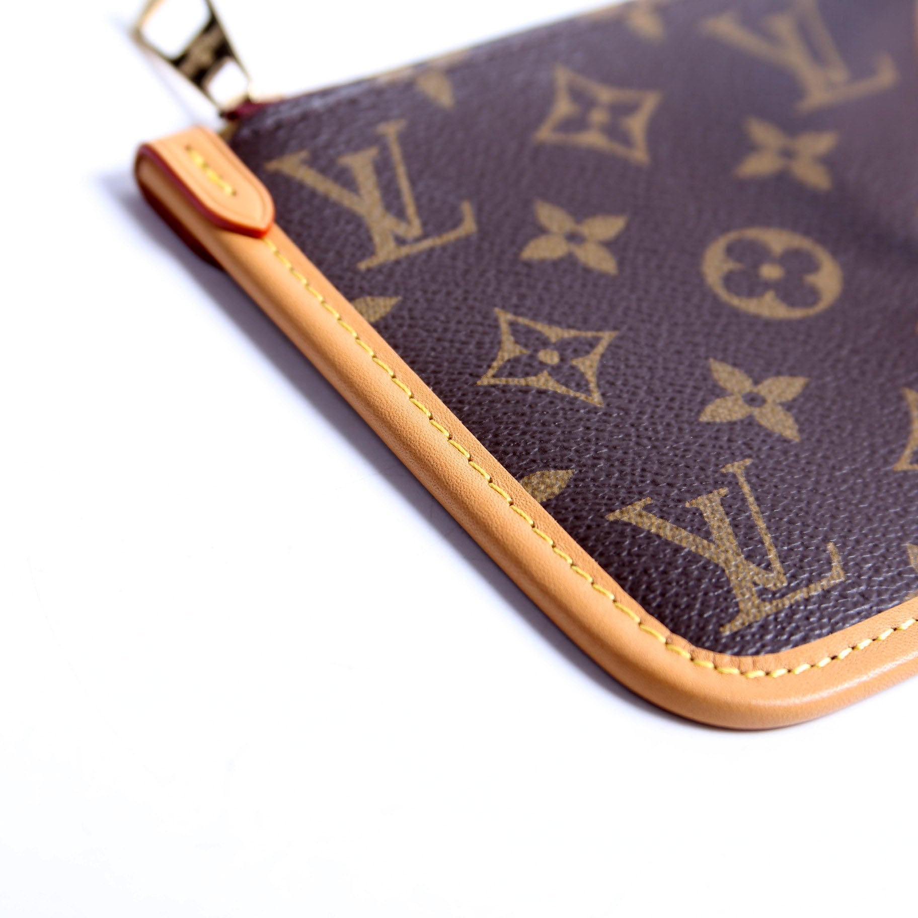 Pochette Only Carryall PM Monogram