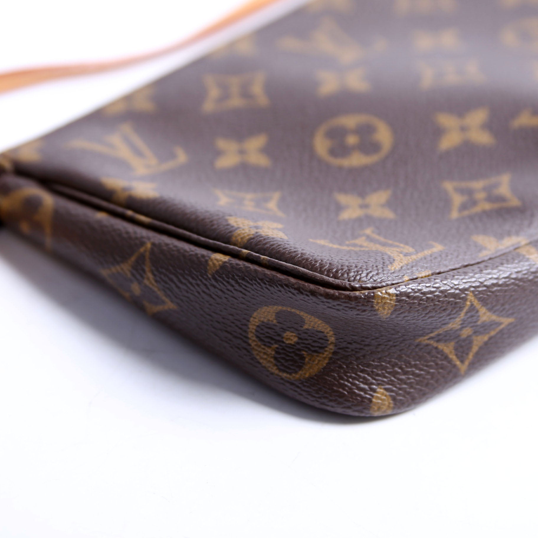 Pochette Access Monogram