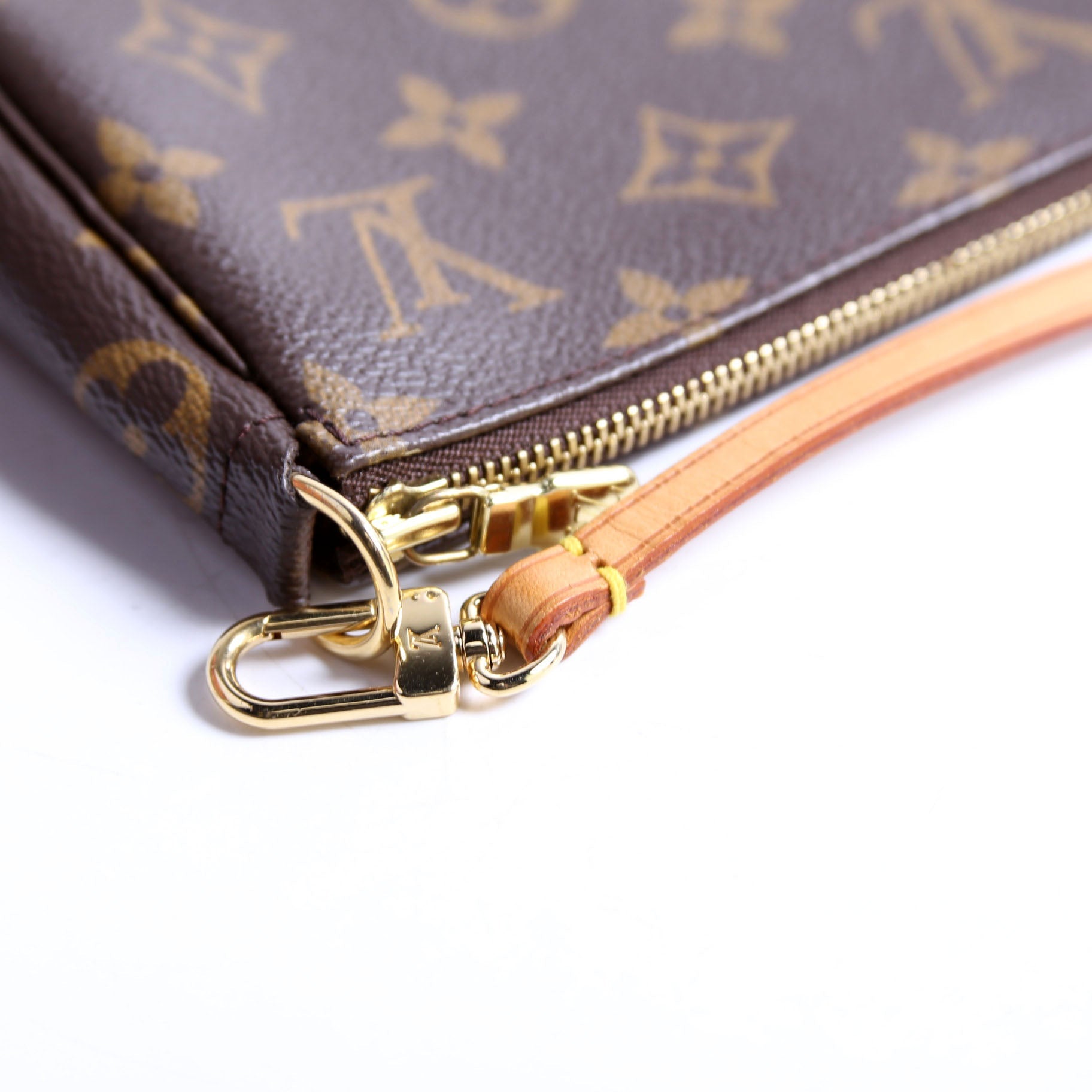 Pochette Access Monogram