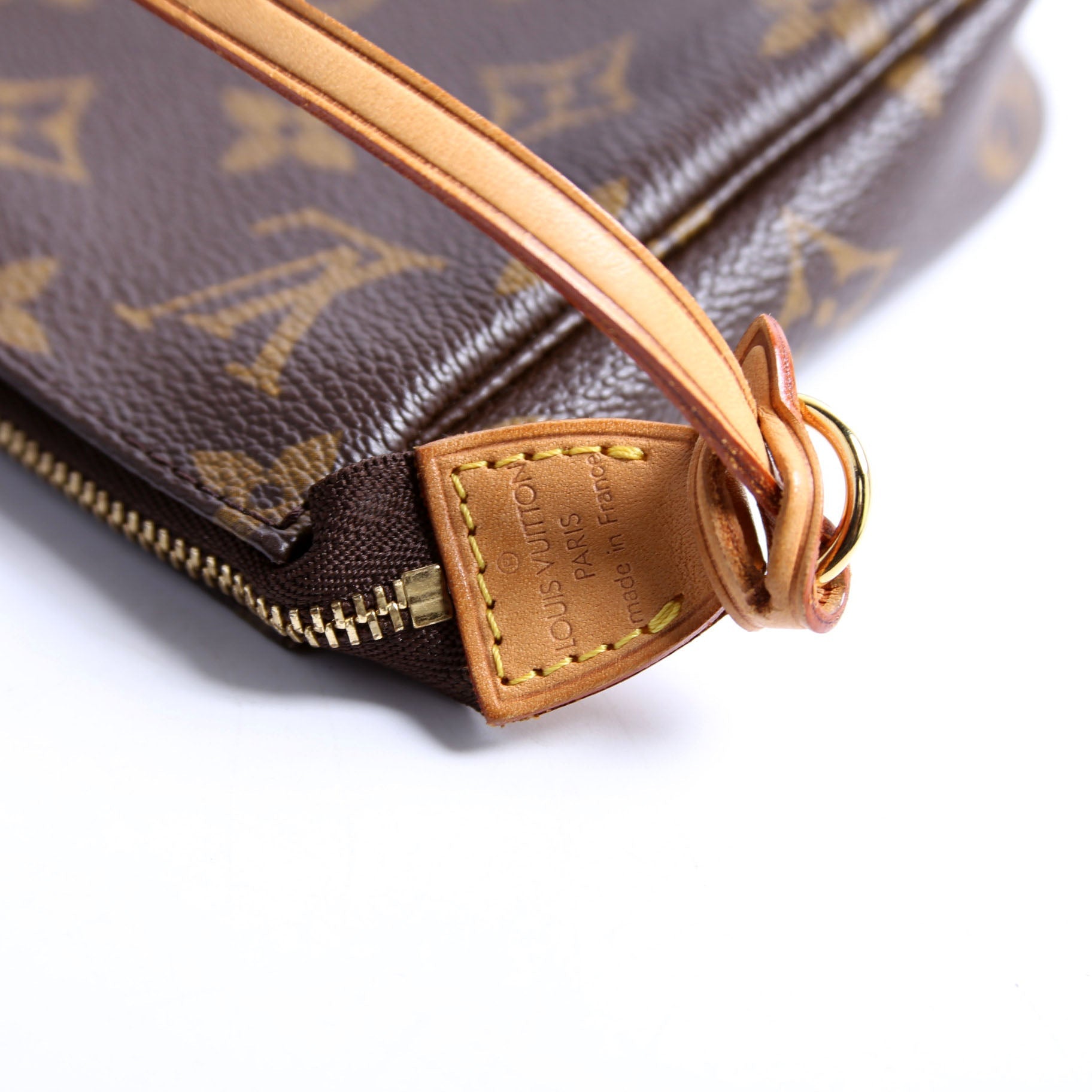 Pochette Access Monogram