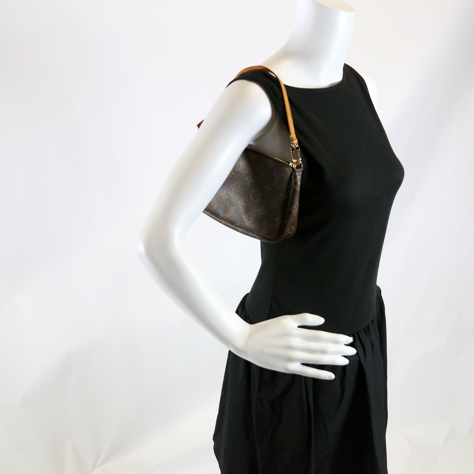 Pochette Access Monogram