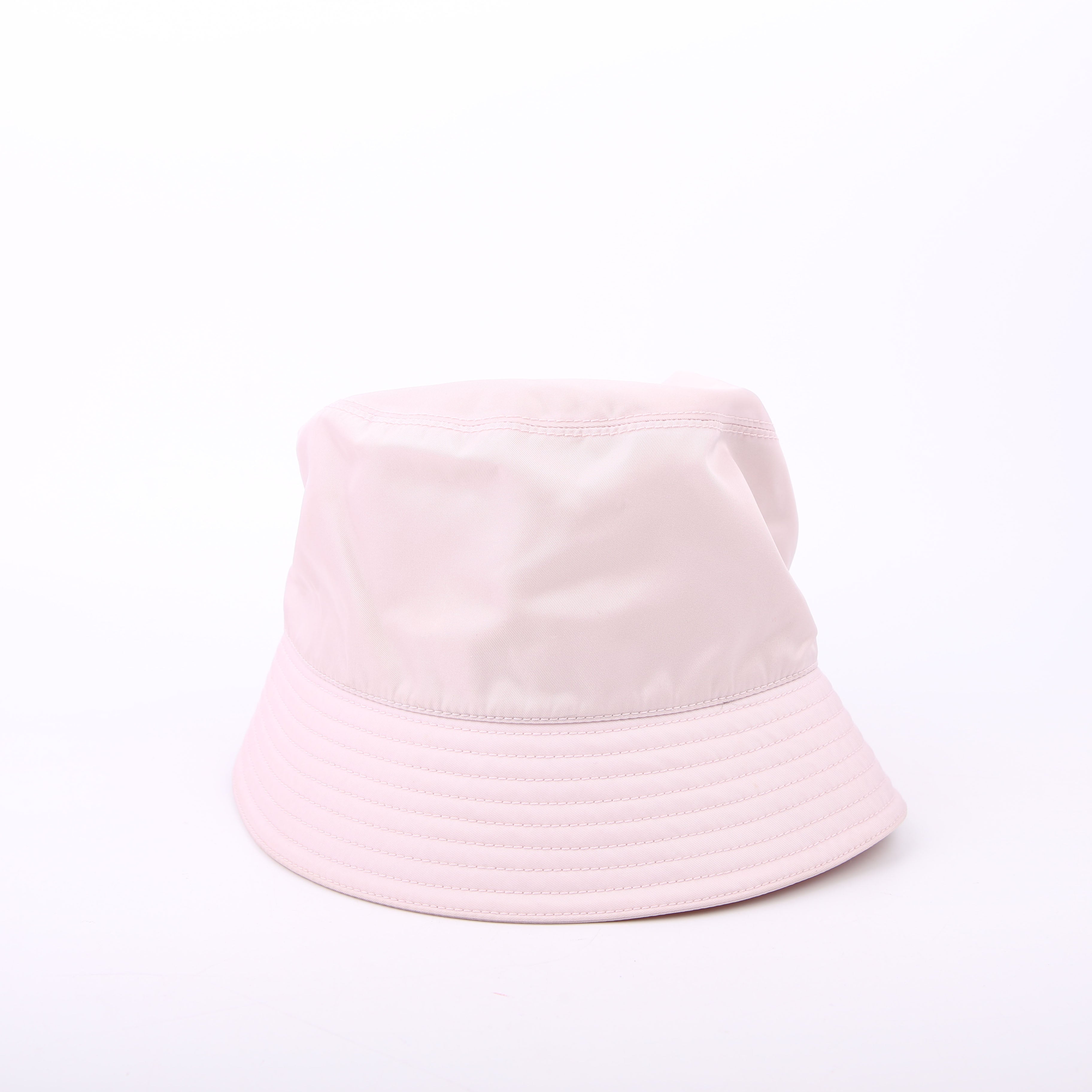 1HC137 Re-Nylon Triangle Logo Bucket Size L Pink